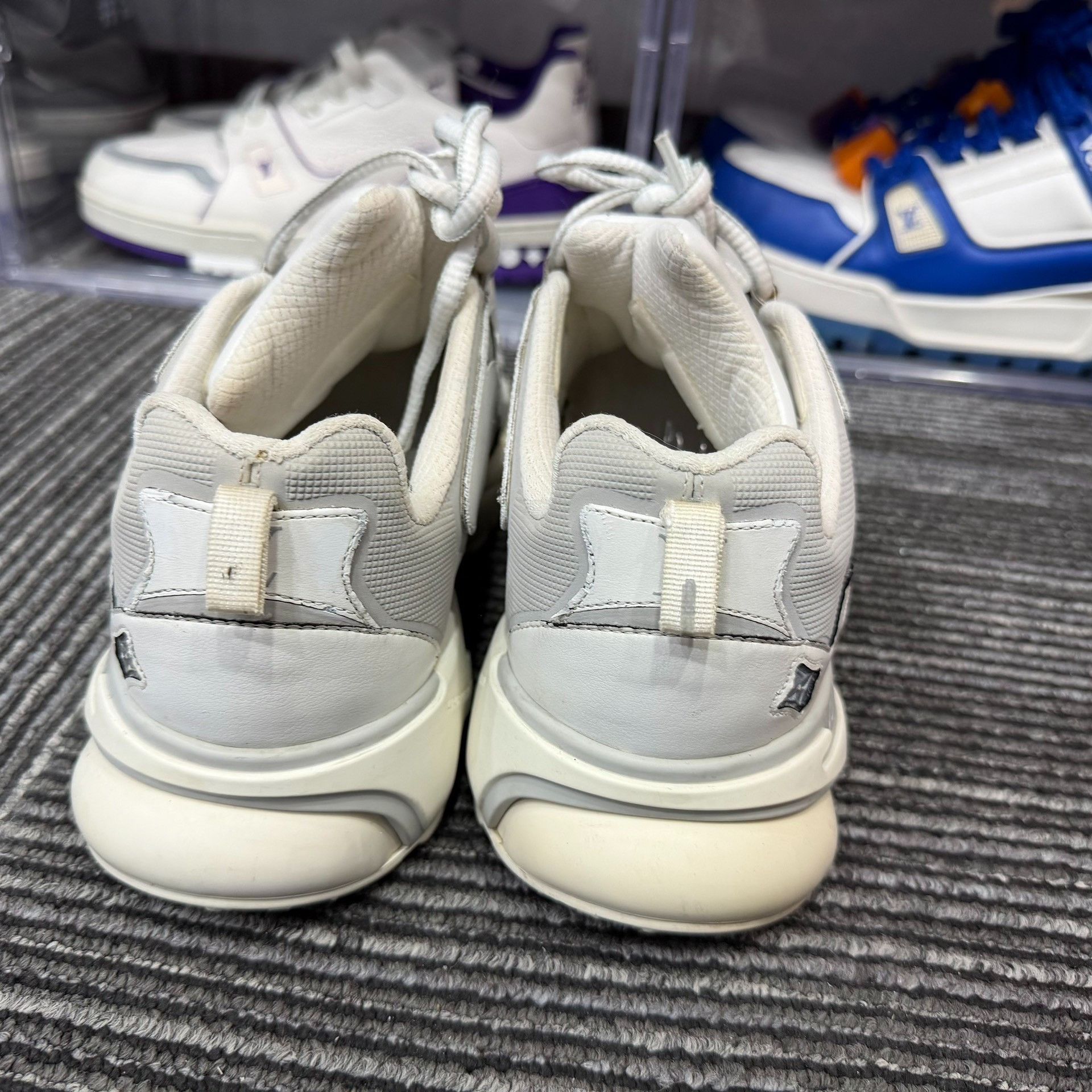 Louis Vuitton Louis Vuitton Running Lowtop Sneakers 8 Men Size US 8 / EU 41 - 5 Thumbnail