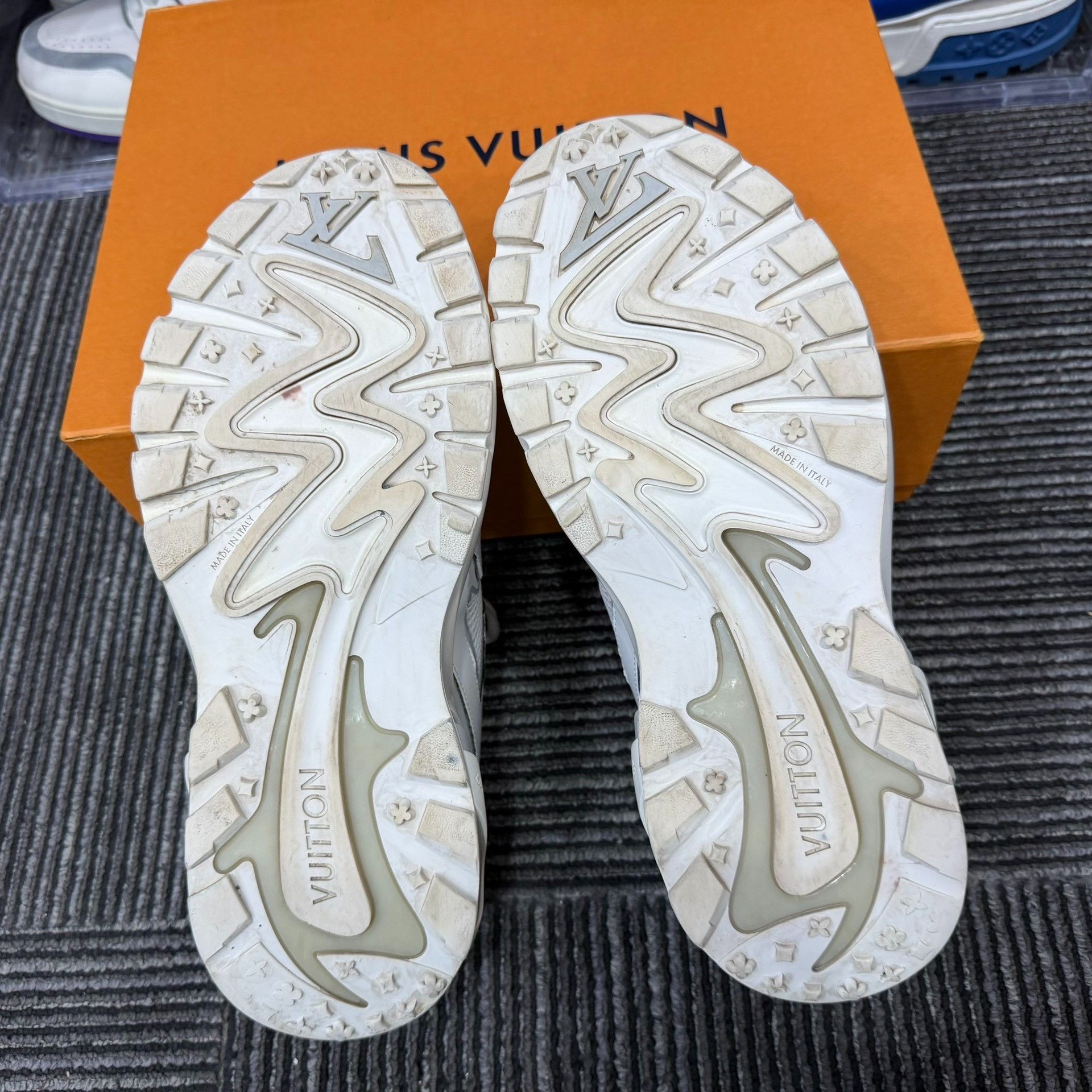 Louis Vuitton Louis Vuitton Running Lowtop Sneakers 8 Men Size US 8 / EU 41 - 6 Thumbnail