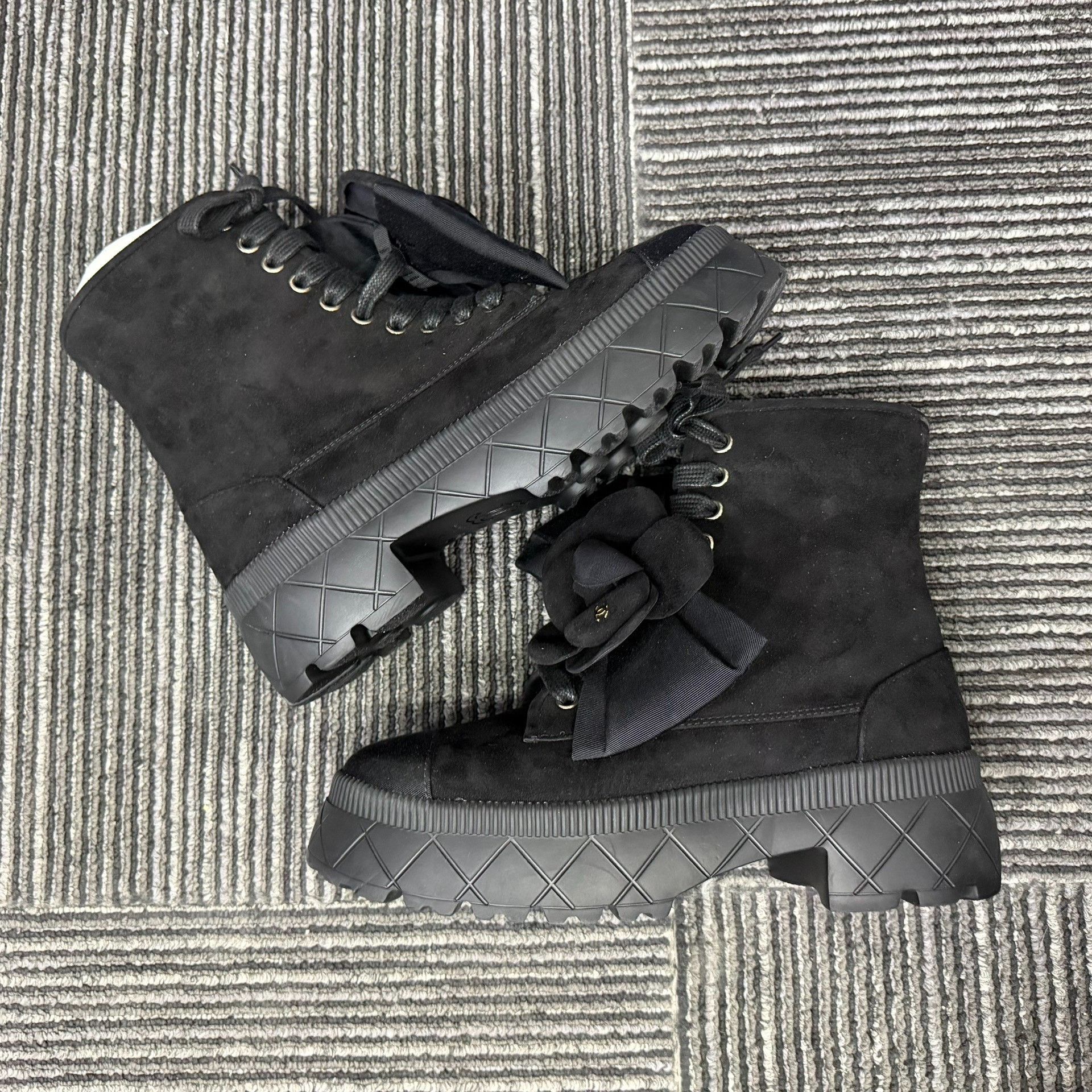 Chanel Chanel Suede Boots us_7 Women Size US 7 / IT 37 - 2 Thumbnail