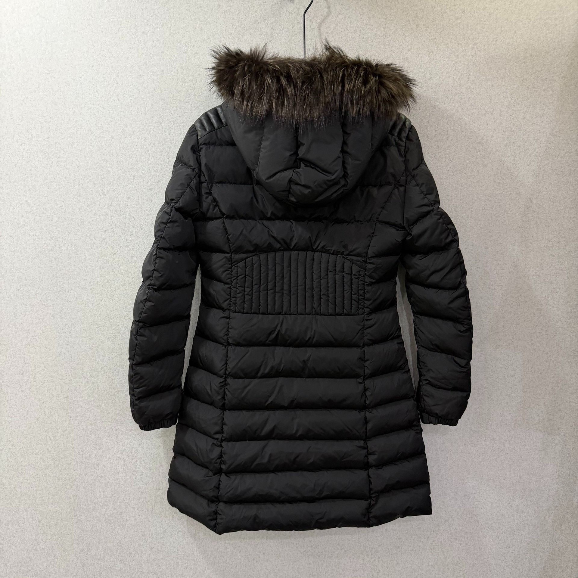 Moncler Moncler Down Long Down Jacket us_2 Women Size XS / US 0-2 / IT 36-38 - 2 Thumbnail