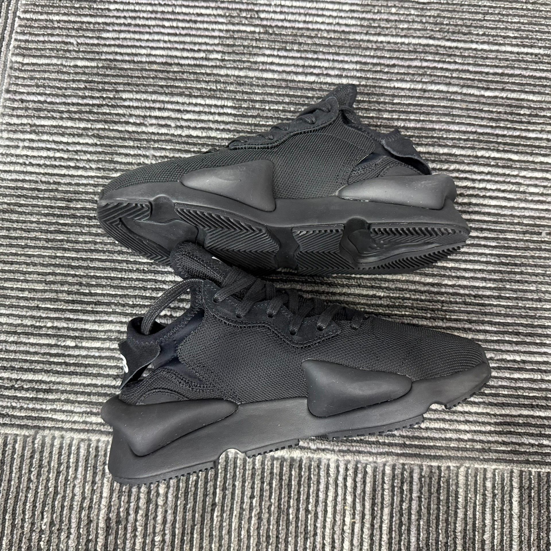 Y-3 Y-3 Casual Lowtop Sneakers us_8 Women Size US 8 / IT 38 - 3 Thumbnail