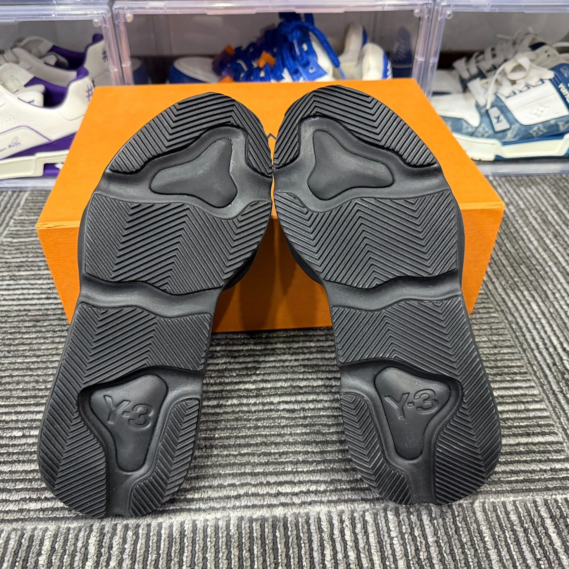 Y-3 Y-3 Casual Lowtop Sneakers us_8 Women Size US 8 / IT 38 - 6 Thumbnail
