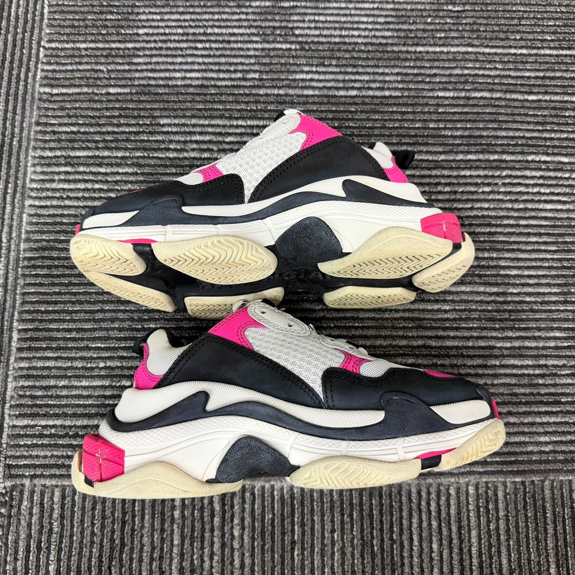 Balenciaga Balenciaga Pink Lowtop Sneakers us_5 Women Size US 5 / IT 35 - 3 Thumbnail