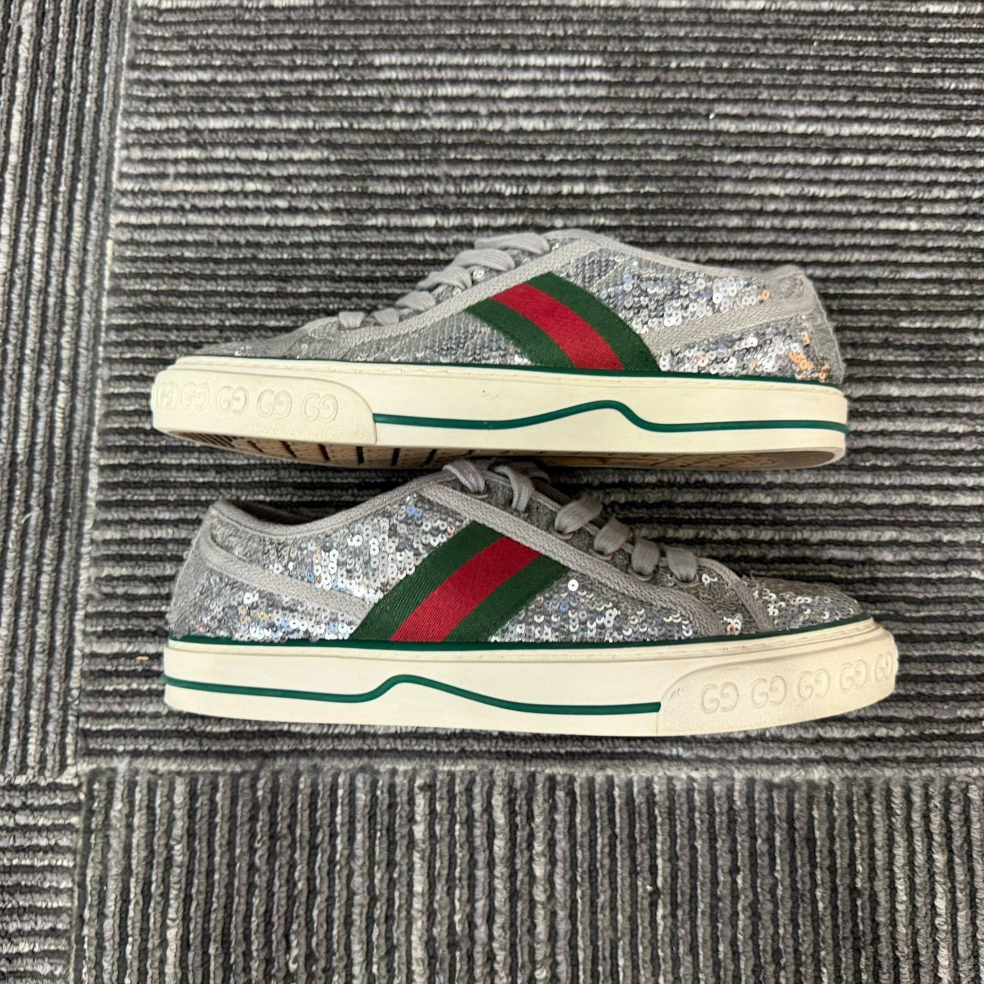 Gucci Gucci Lowtop Sneakers us_5 Women Size US 5 / IT 35 - 2 Thumbnail