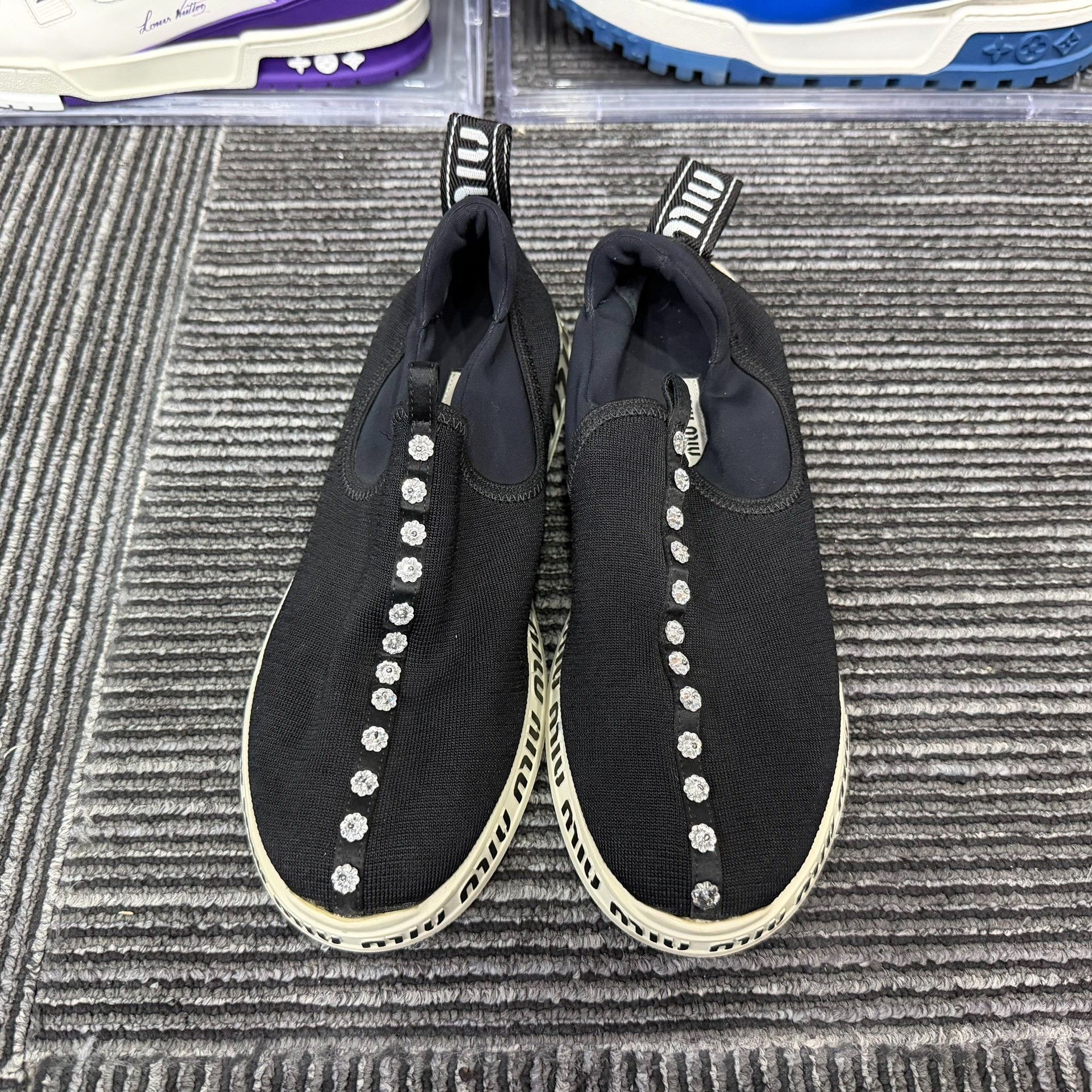 Miu Miu Miu Miu Casual Black Lowtop Sneakers us_7 Women Size US 7 / IT 37 - 4 Thumbnail