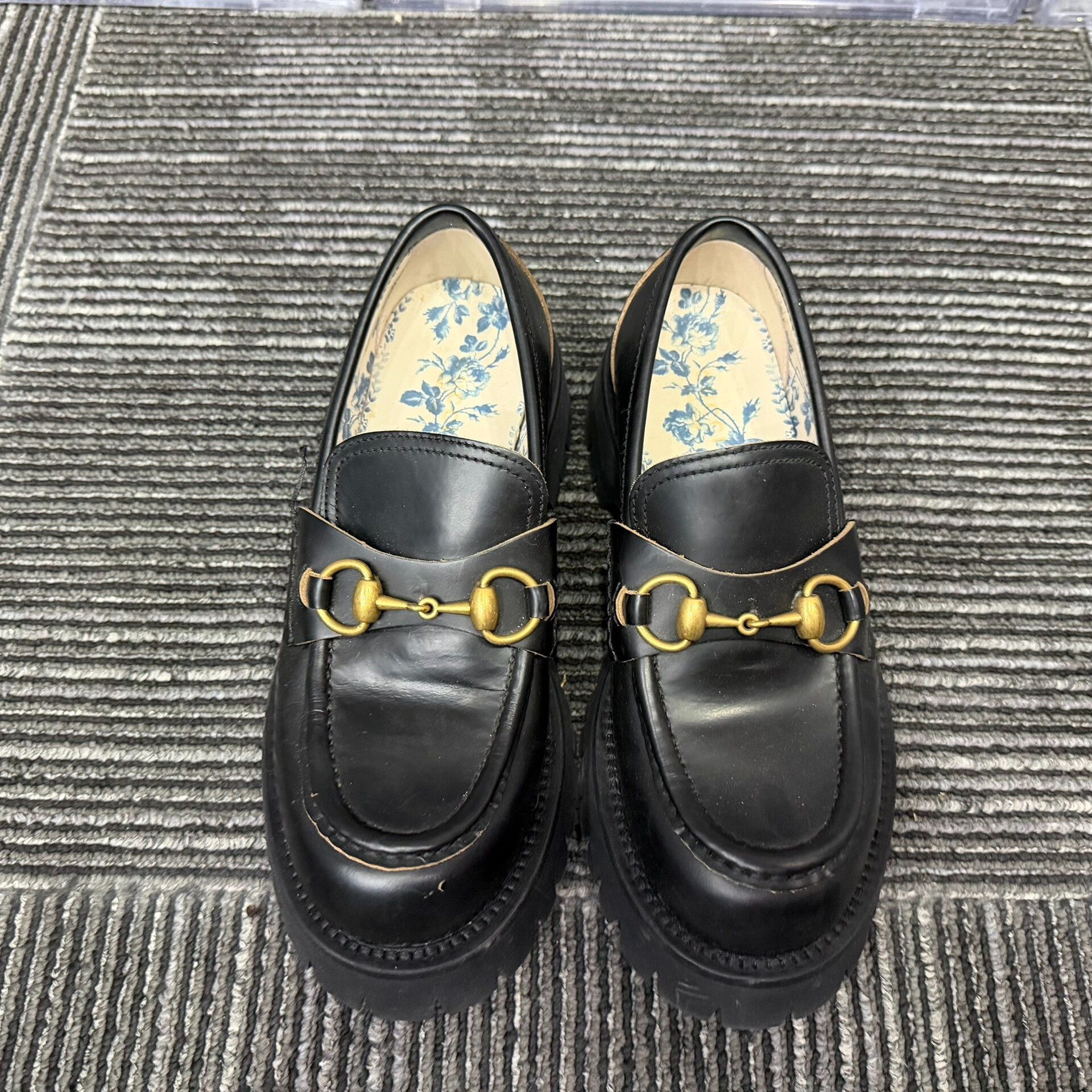 Gucci Gucci Embroidered Lowtop Sneakers us_6 Women Size US 6 / IT 36 - 4 Thumbnail
