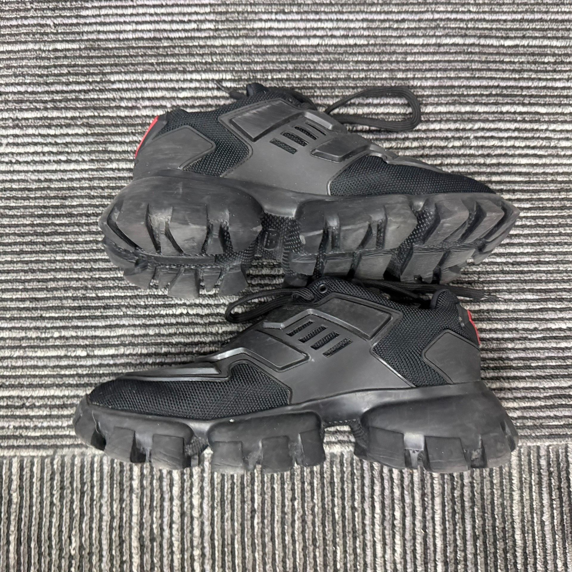 Prada Prada Black Lowtop Sneakers us_7 Women Size US 7 / IT 37 - 3 Thumbnail