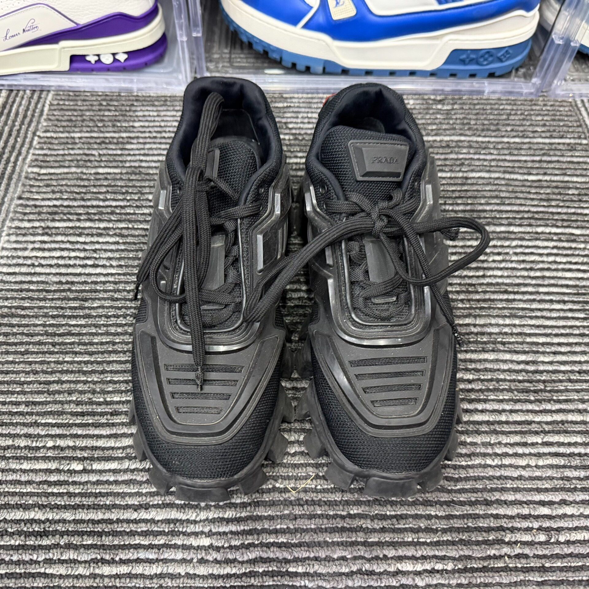 Prada Prada Black Lowtop Sneakers us_7 Women Size US 7 / IT 37 - 4 Thumbnail