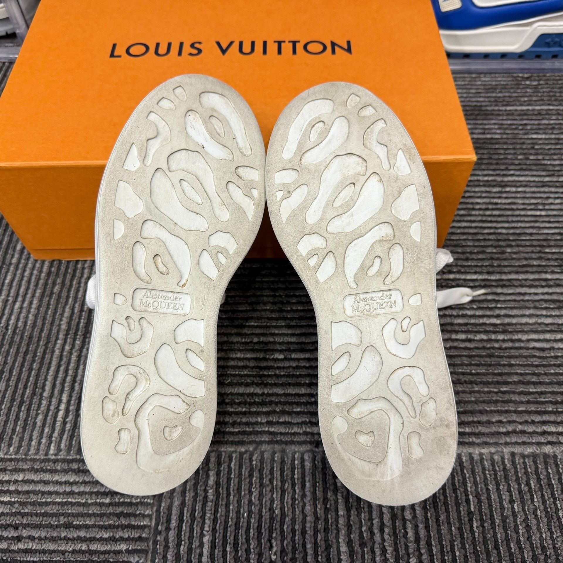Alexander McQueen Alexander McQueen White Lowtop Sneakers us_5 Women Size US 5 / IT 35 - 6 Thumbnail