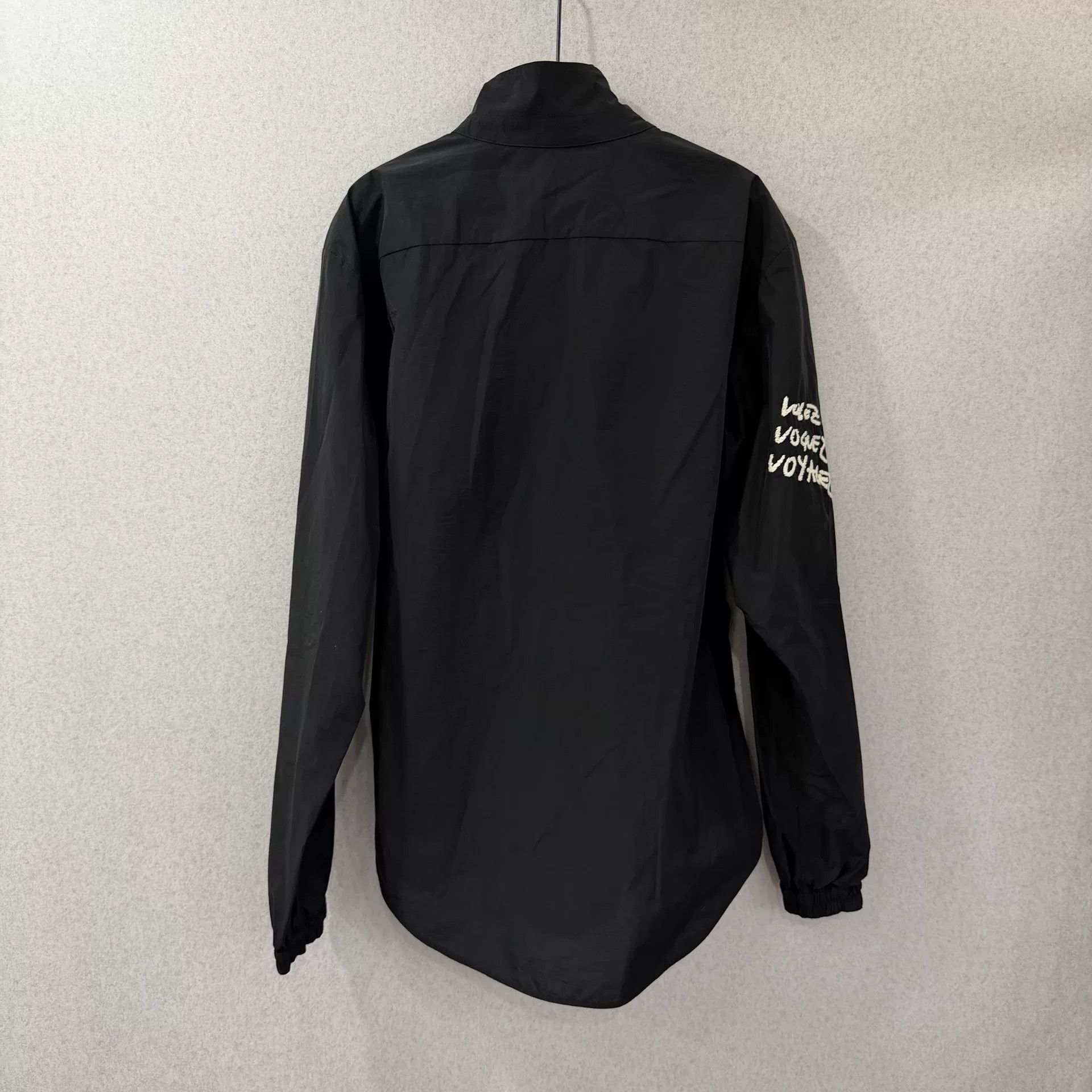 Louis Vuitton Louis Vuitton Embroidered Graphic Black Shirt m Men Size US M / EU 48-50 / 2 - 2 Thumbnail