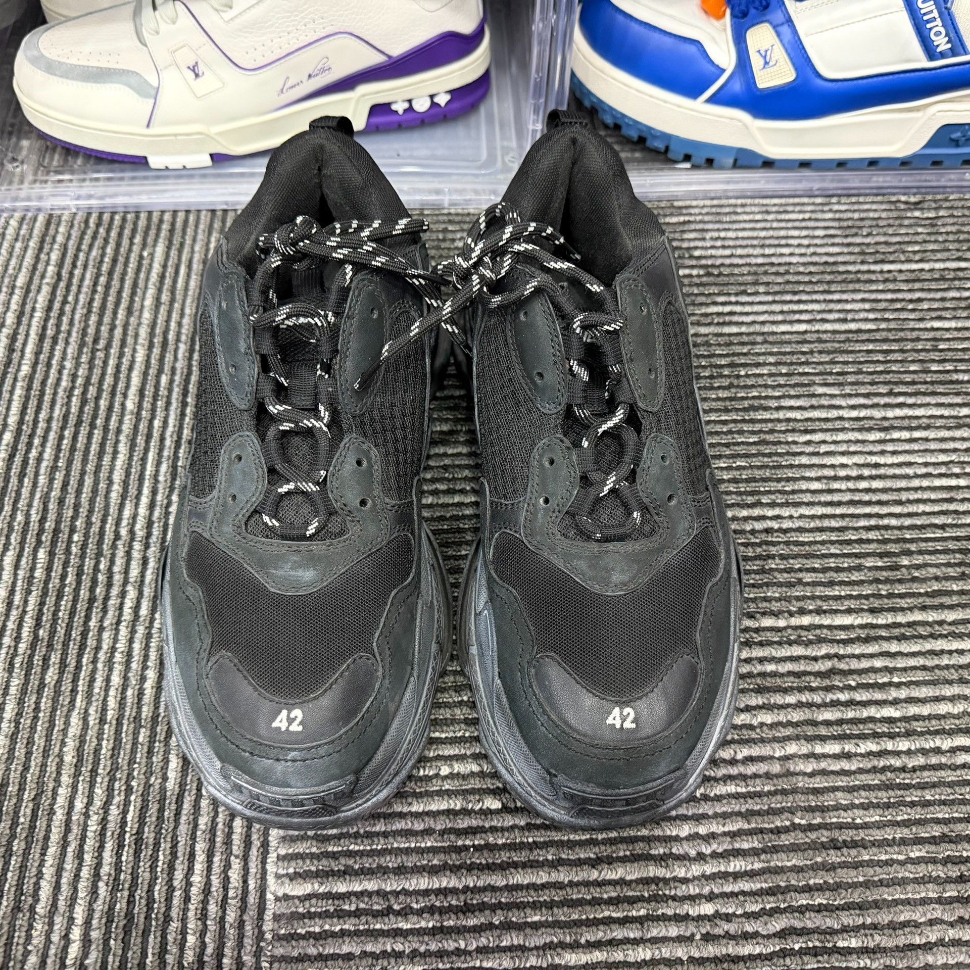 Balenciaga Balenciaga Retro Lowtop Sneakers 9 Men Size US 9 / EU 42 - 4 Thumbnail