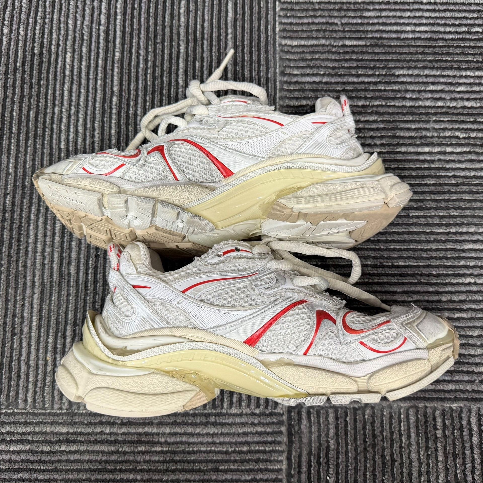Balenciaga Balenciaga Running Red Lowtop Sneakers us_7 Women Size US 7 / IT 37 - 3 Thumbnail