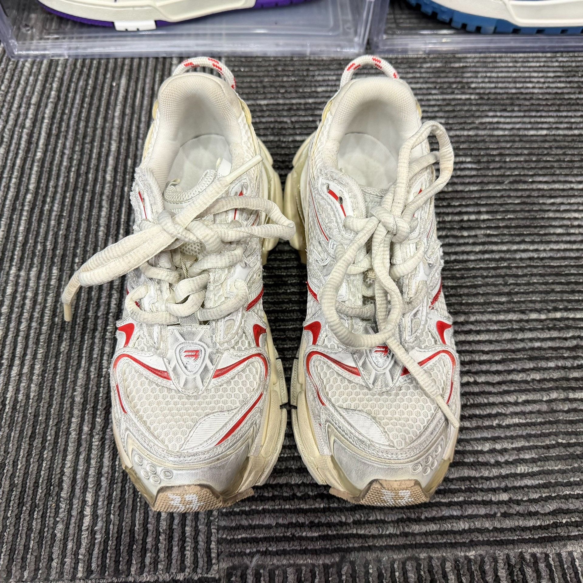 Balenciaga Balenciaga Running Red Lowtop Sneakers us_7 Women Size US 7 / IT 37 - 4 Thumbnail