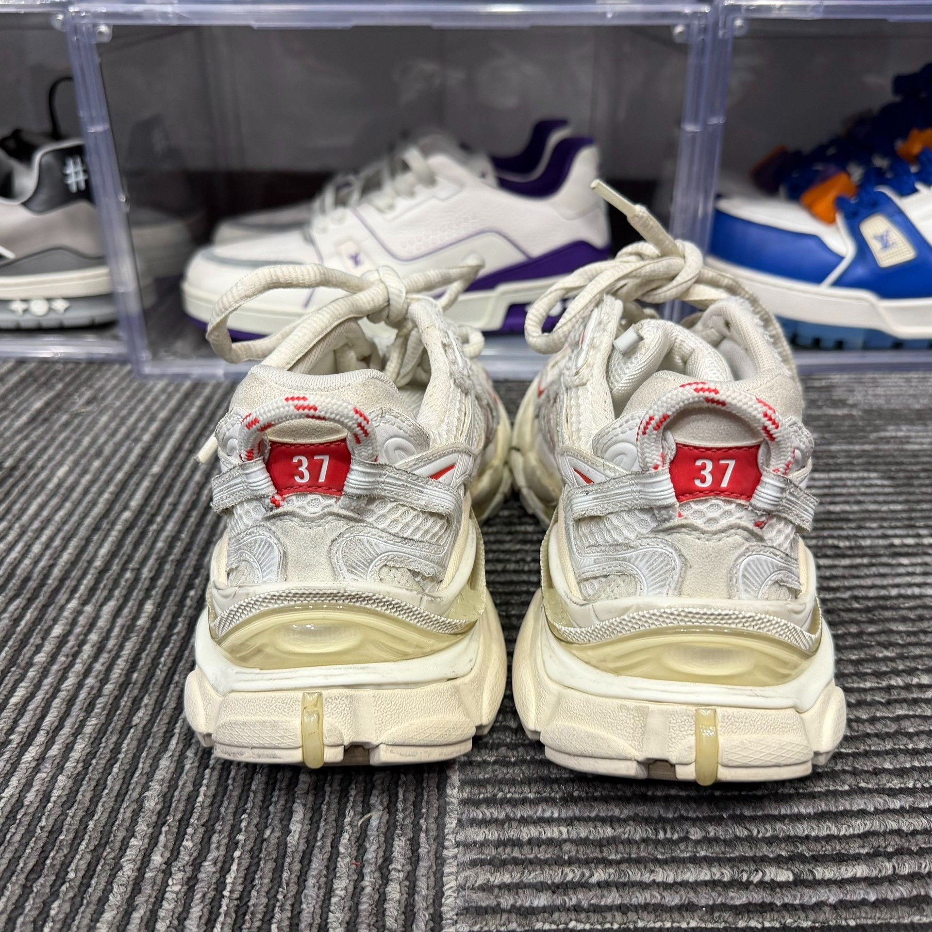 Balenciaga Balenciaga Running Red Lowtop Sneakers us_7 Women Size US 7 / IT 37 - 5 Thumbnail