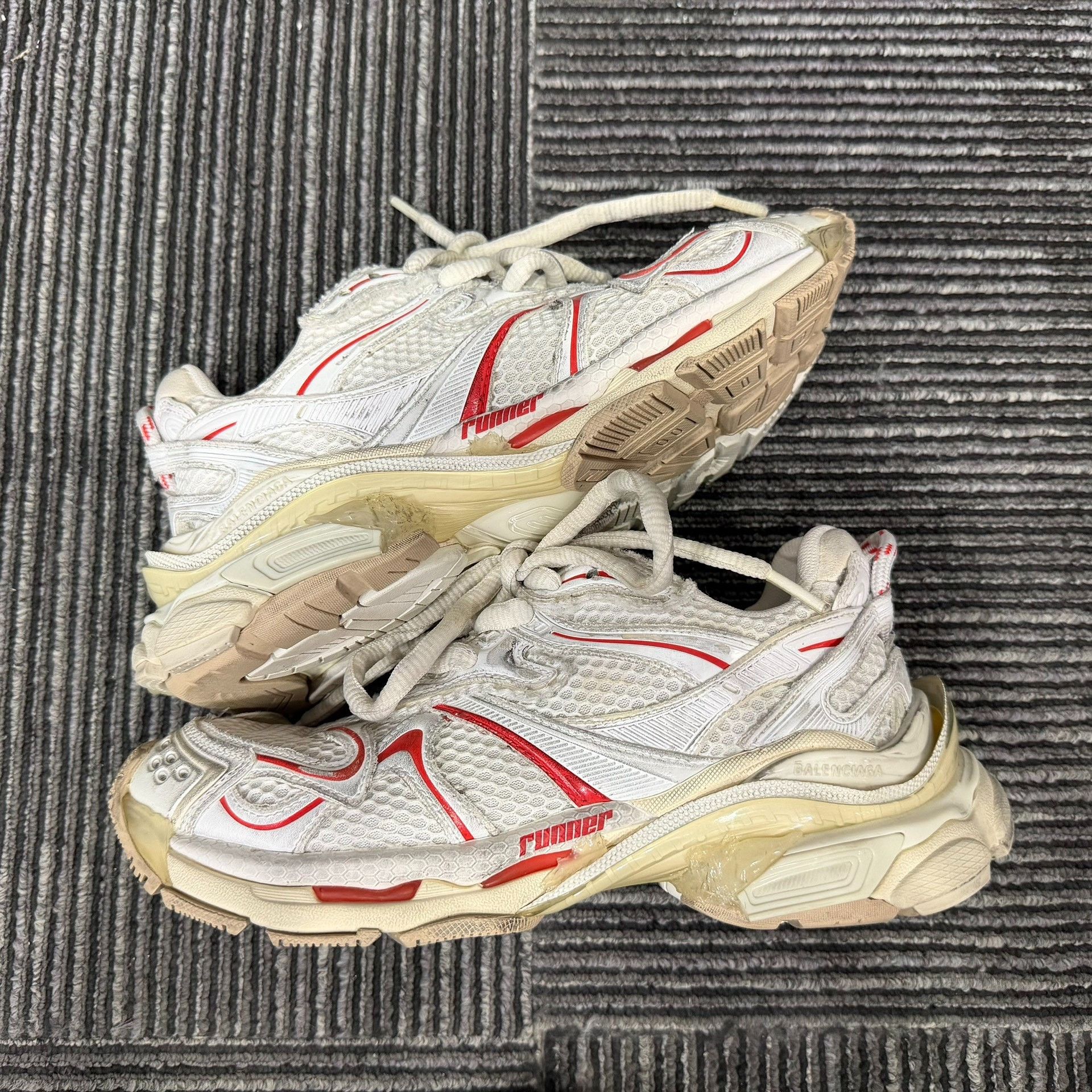 Balenciaga Balenciaga Running Red Lowtop Sneakers us_7 Women Size US 7 / IT 37 - 2 Thumbnail