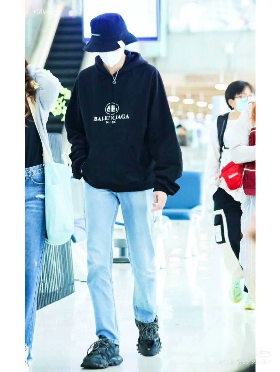 Balenciaga Balenciaga Men's Logo Print Hoodie Size US S / EU 44-46 / 1 - 8 Thumbnail
