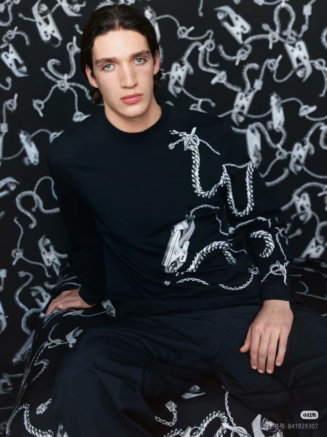 Burberry Burberry Men's Chain Print Long-Sleeve T-shirt Size US M / EU 48-50 / 2 - 6 Thumbnail