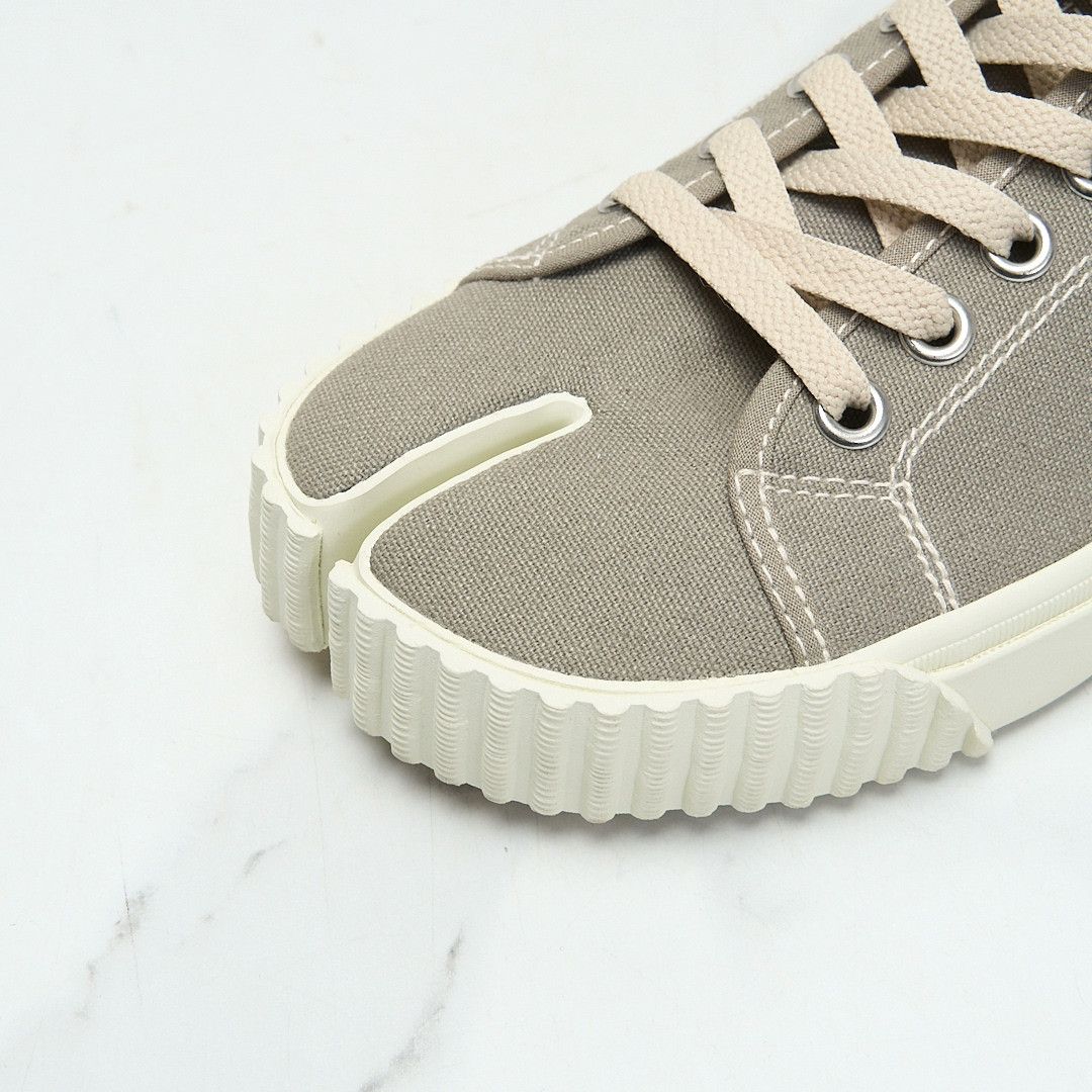 Maison Margiela Maison Margiela Men's Tabi Split-Toe Canvas Shoes Size US 8 / EU 41 - 4 Thumbnail