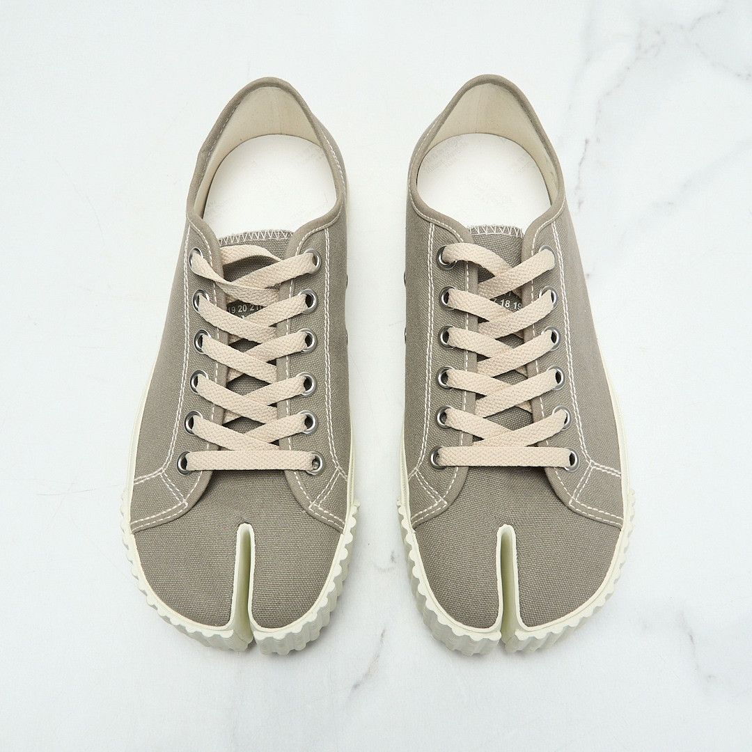 Maison Margiela Maison Margiela Men's Tabi Split-Toe Canvas Shoes Size US 8 / EU 41 - 2 Thumbnail