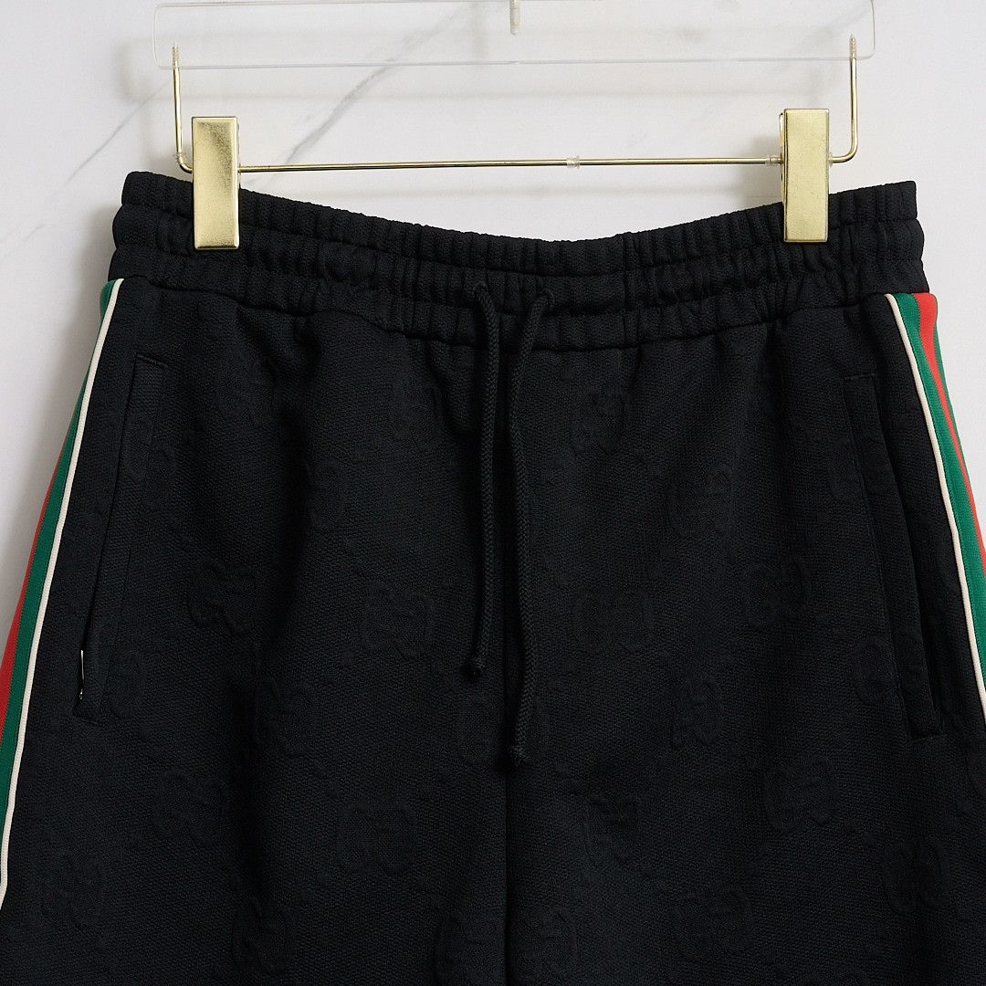 Gucci Gucci Men's Embossed Side Web Shorts Size US 28 / EU 44 - 2 Thumbnail