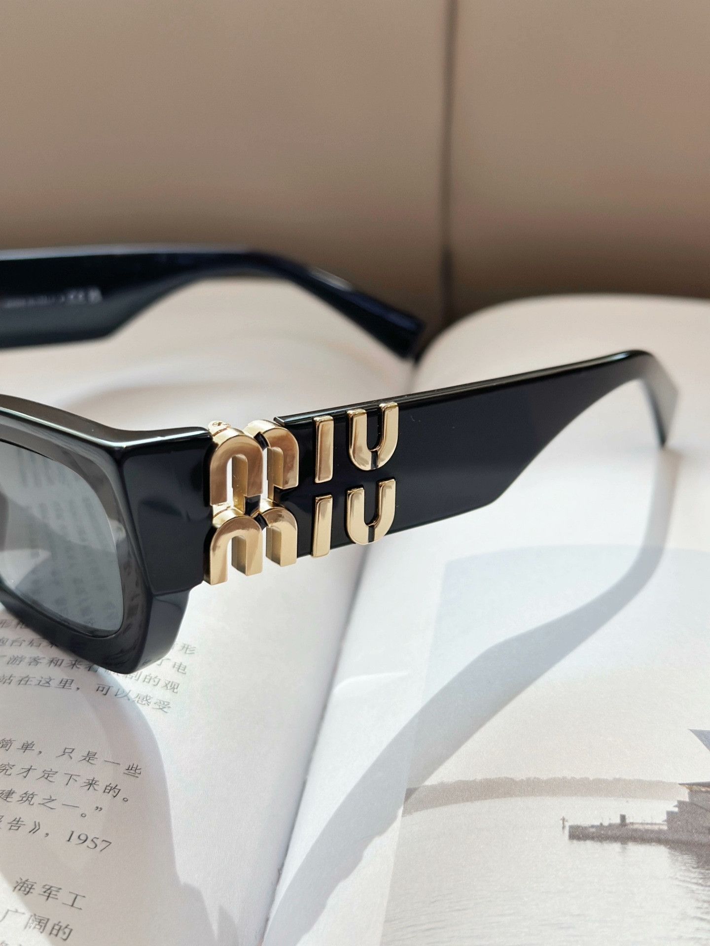 Miu Miu Miumiu Black Acetate Butterfly Sunglasses Size ONE SIZE - 6 Thumbnail