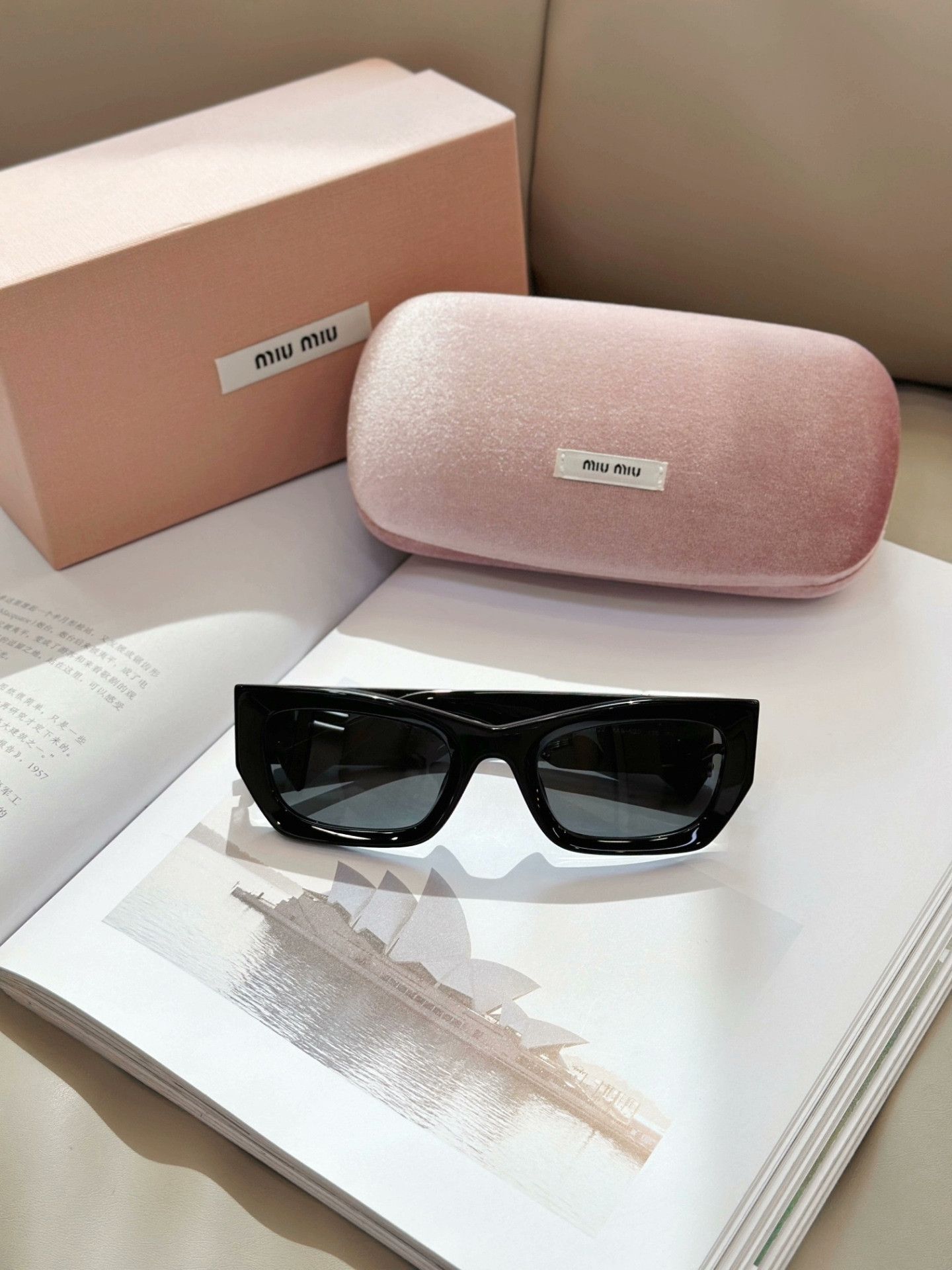 Miu Miu Miumiu Black Acetate Butterfly Sunglasses Size ONE SIZE - 2 Thumbnail