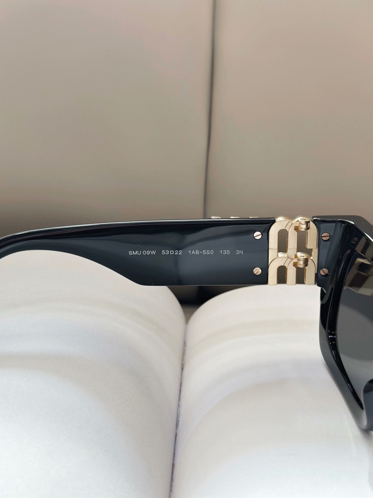 Miu Miu Miumiu Black Acetate Butterfly Sunglasses Size ONE SIZE - 7 Thumbnail