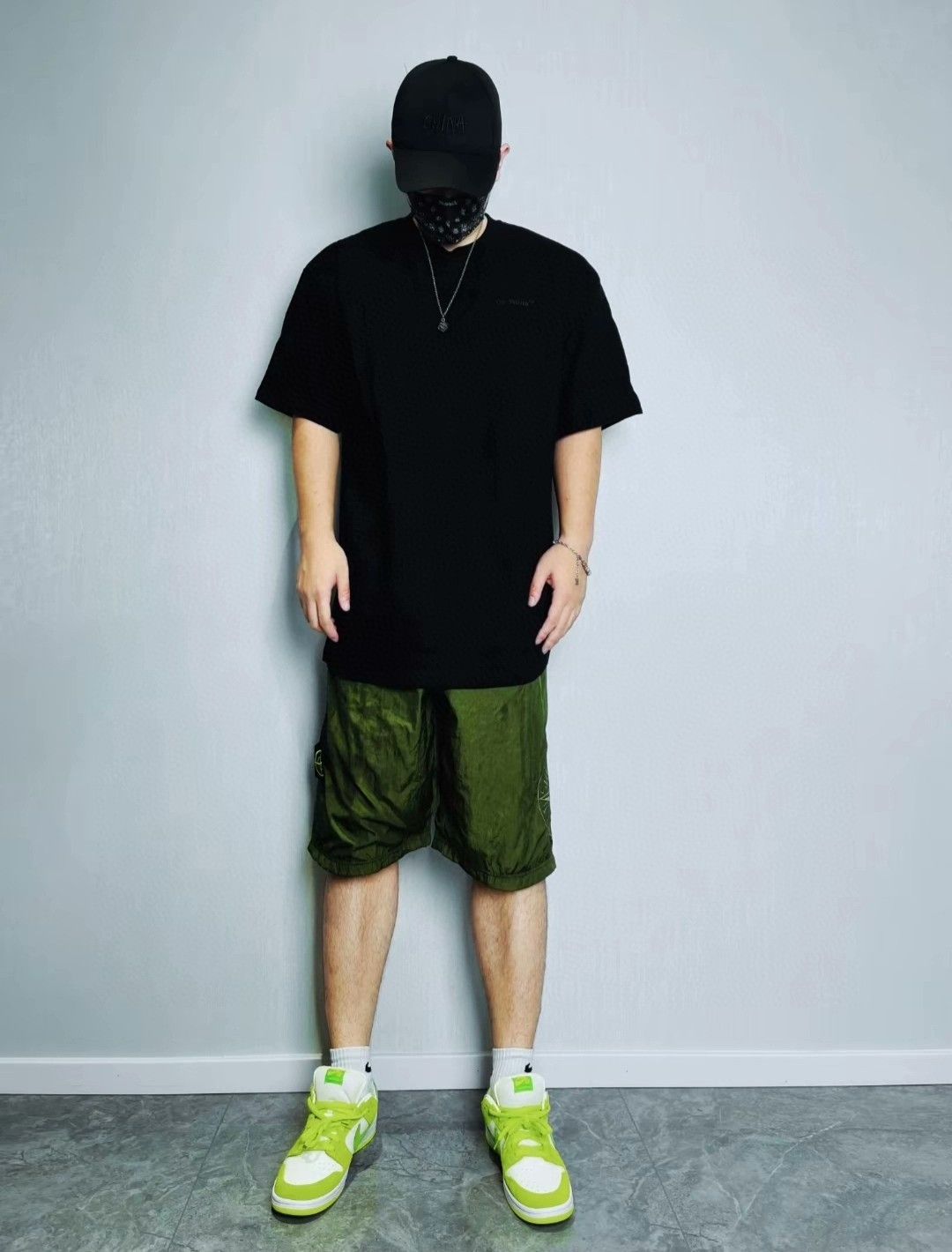 Off-White Off-White Men's Patch Round Neck T-Shirt Size US M / EU 48-50 / 2 - 8 Thumbnail