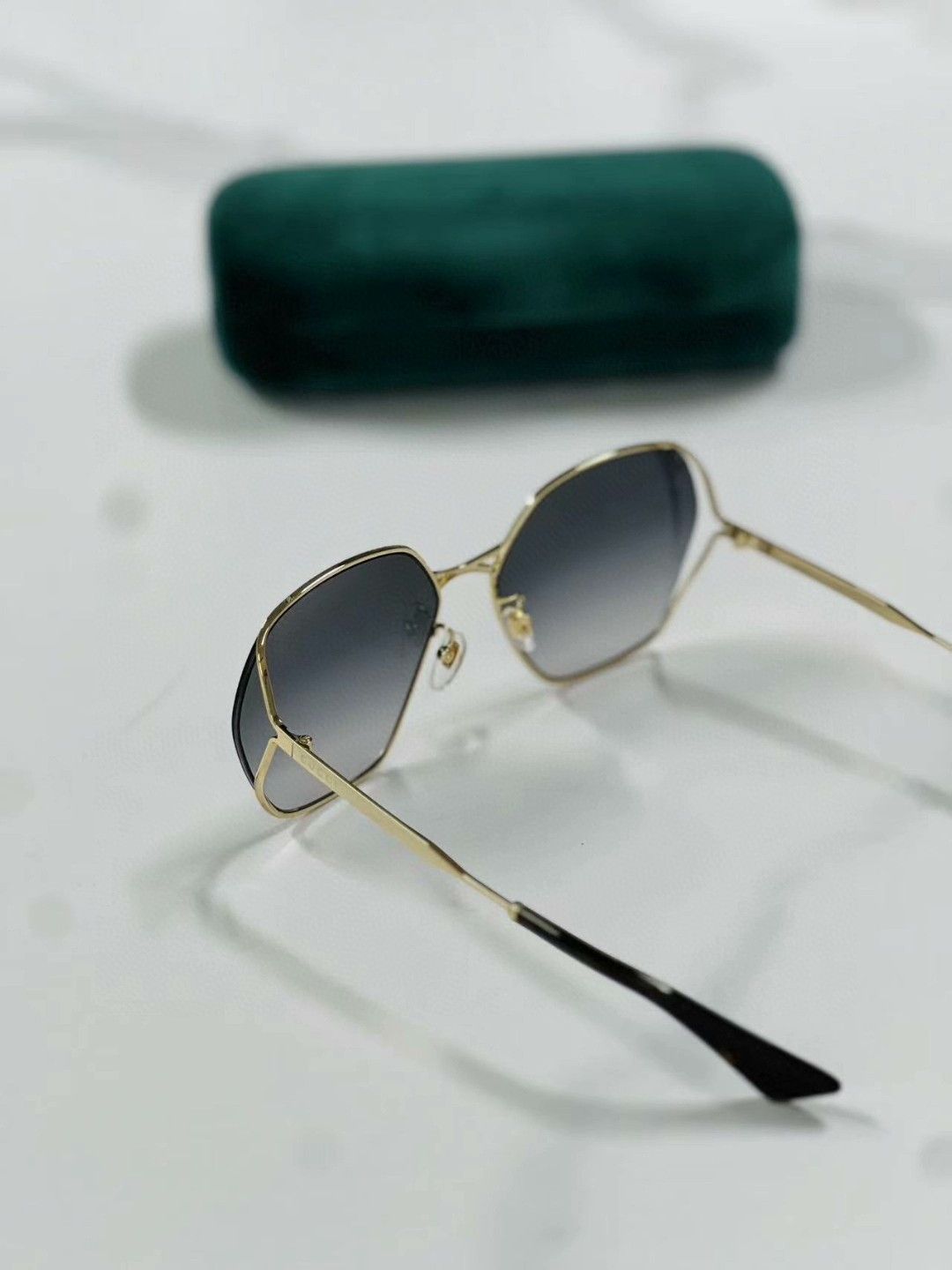 Gucci Gucci Women's Gradient Blue Sunglasses Size ONE SIZE - 5 Thumbnail