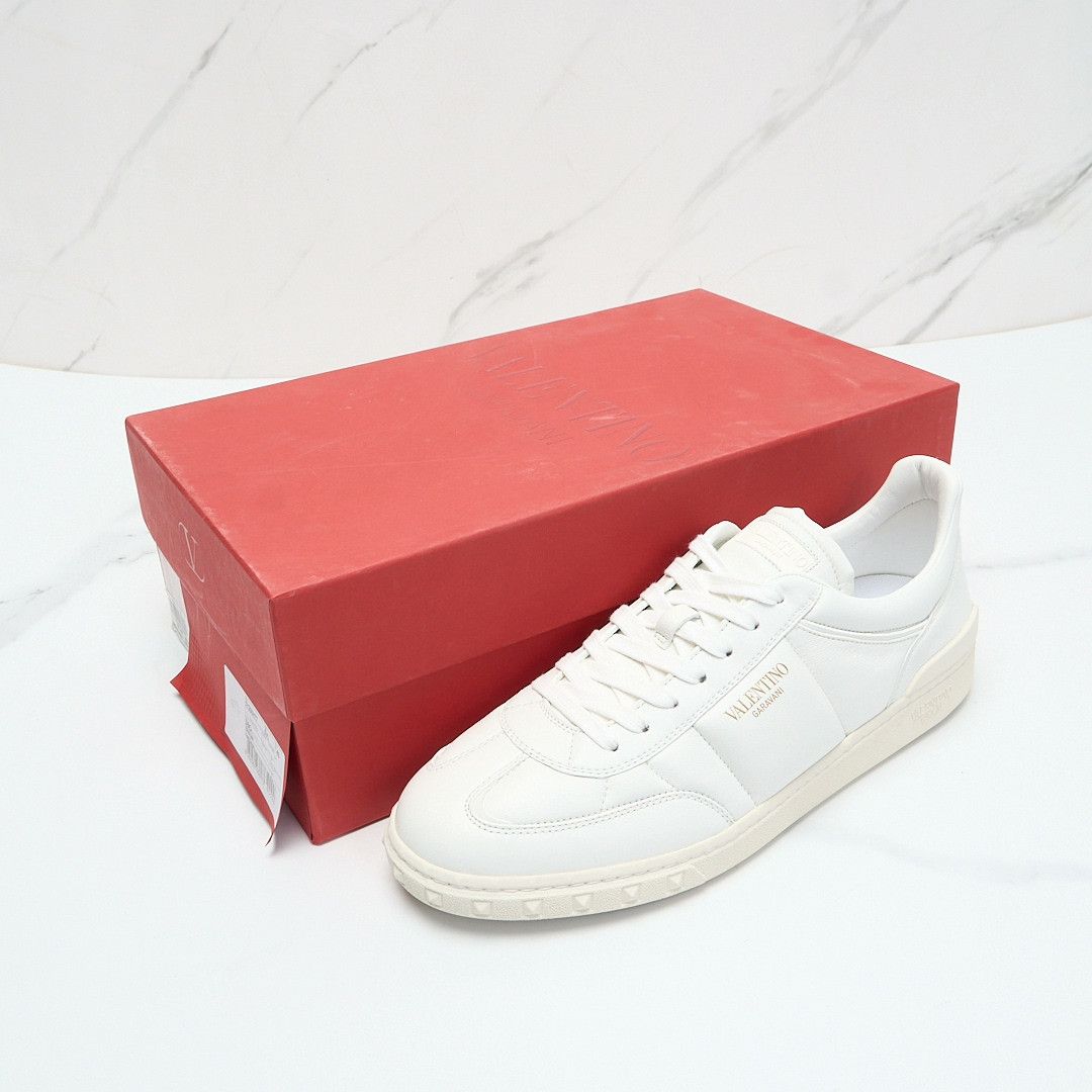 Valentino Valentino Men's Upvillage Studded Casual Shoes Size US 9 / EU 42 - 9 Thumbnail