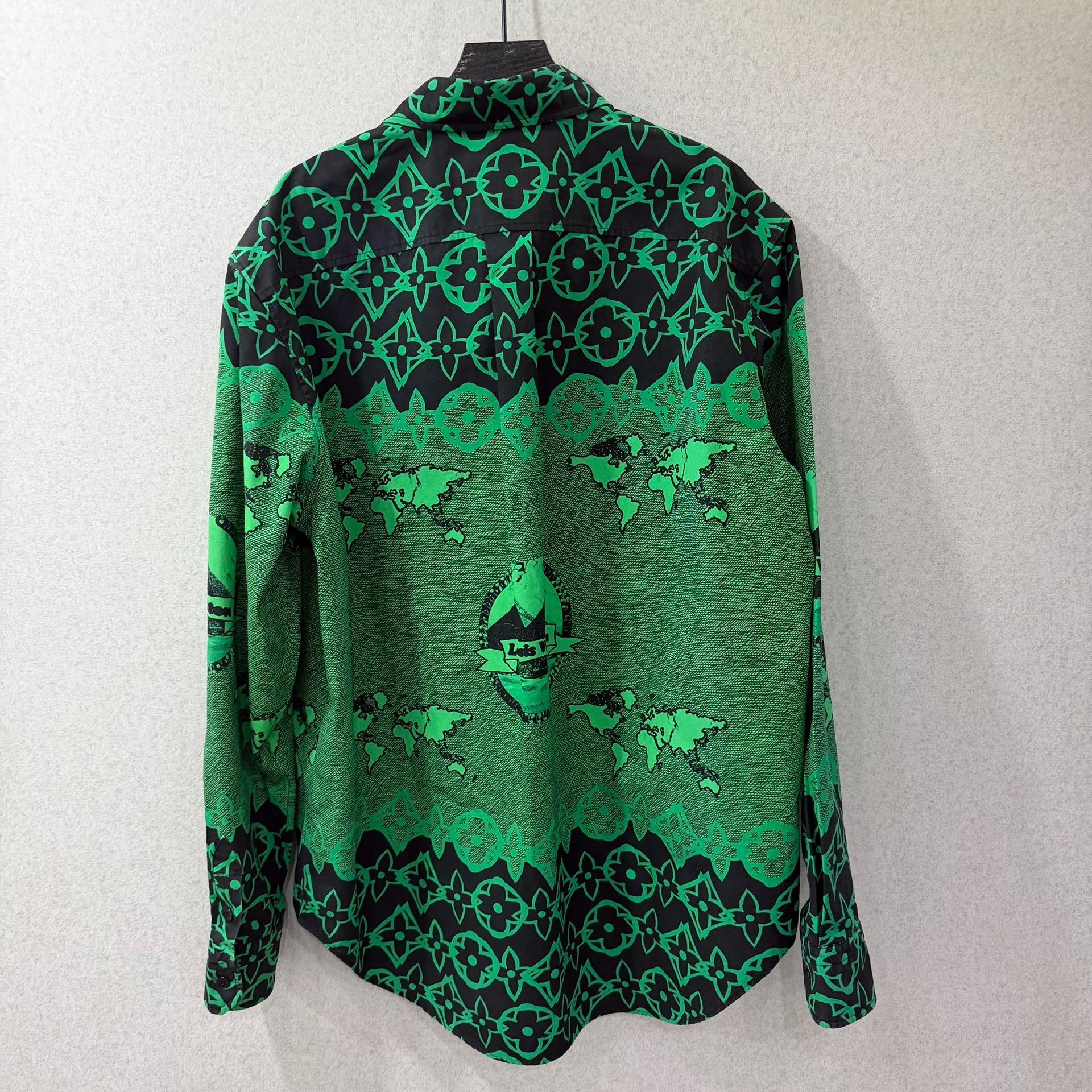 Louis Vuitton Louis Vuitton Gold Shirt m Men Size US M / EU 48-50 / 2 - 2 Thumbnail