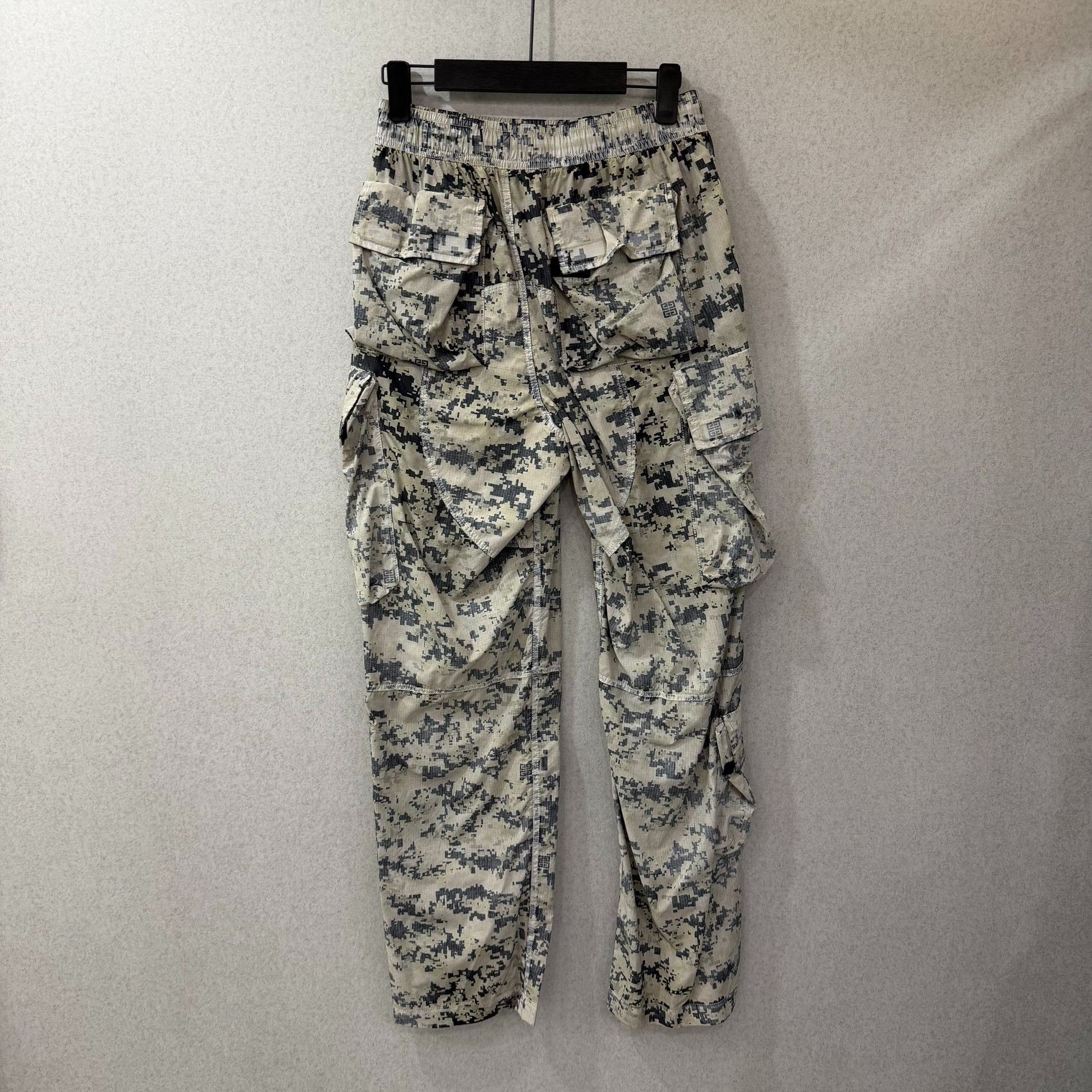 Givenchy Givenchy Camo Casual Pants 32 Men Size US 32 / EU 48 - 2 Thumbnail