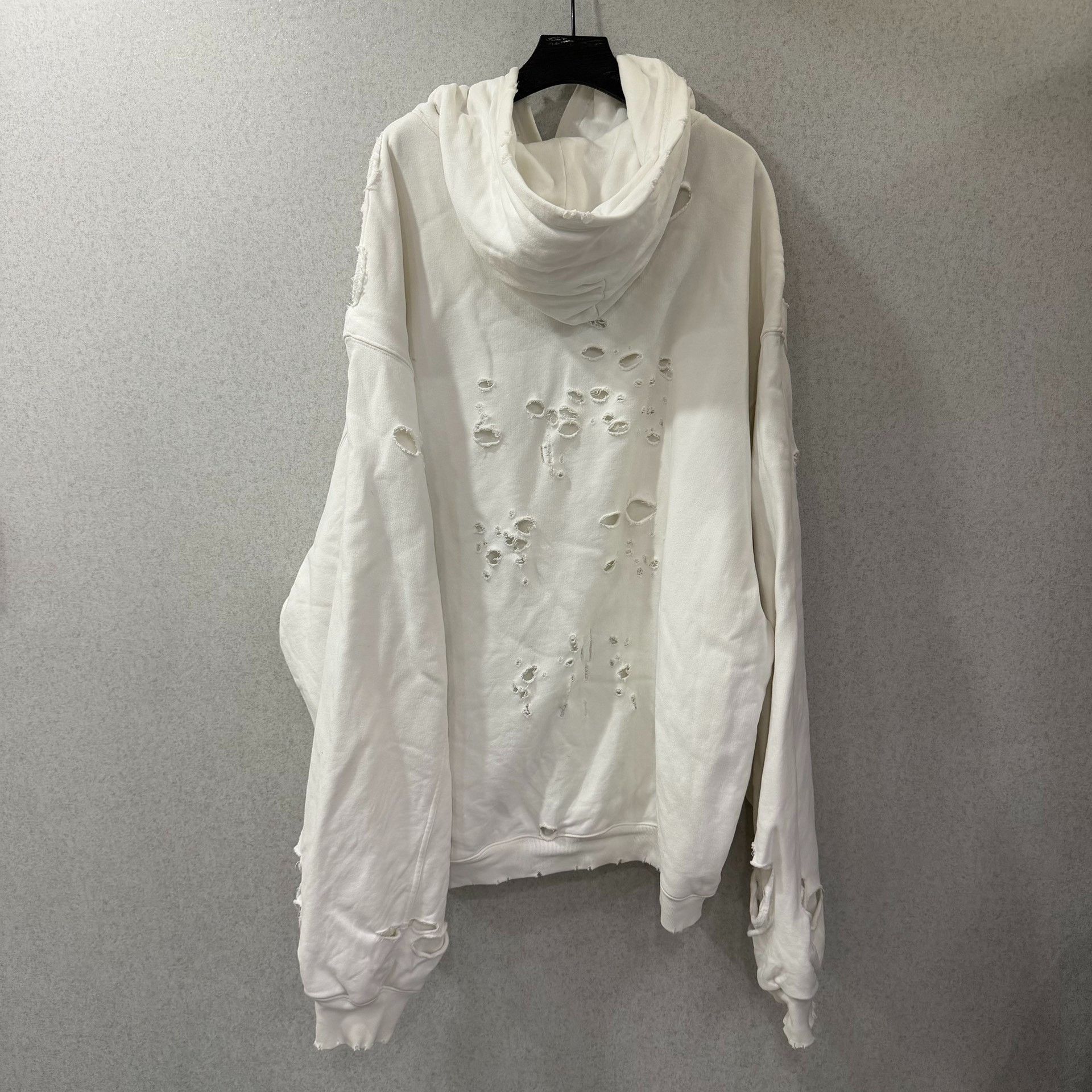Balenciaga Balenciaga Distressed Hoodie M Women Size M / US 6-8 / IT 42-44 - 2 Thumbnail