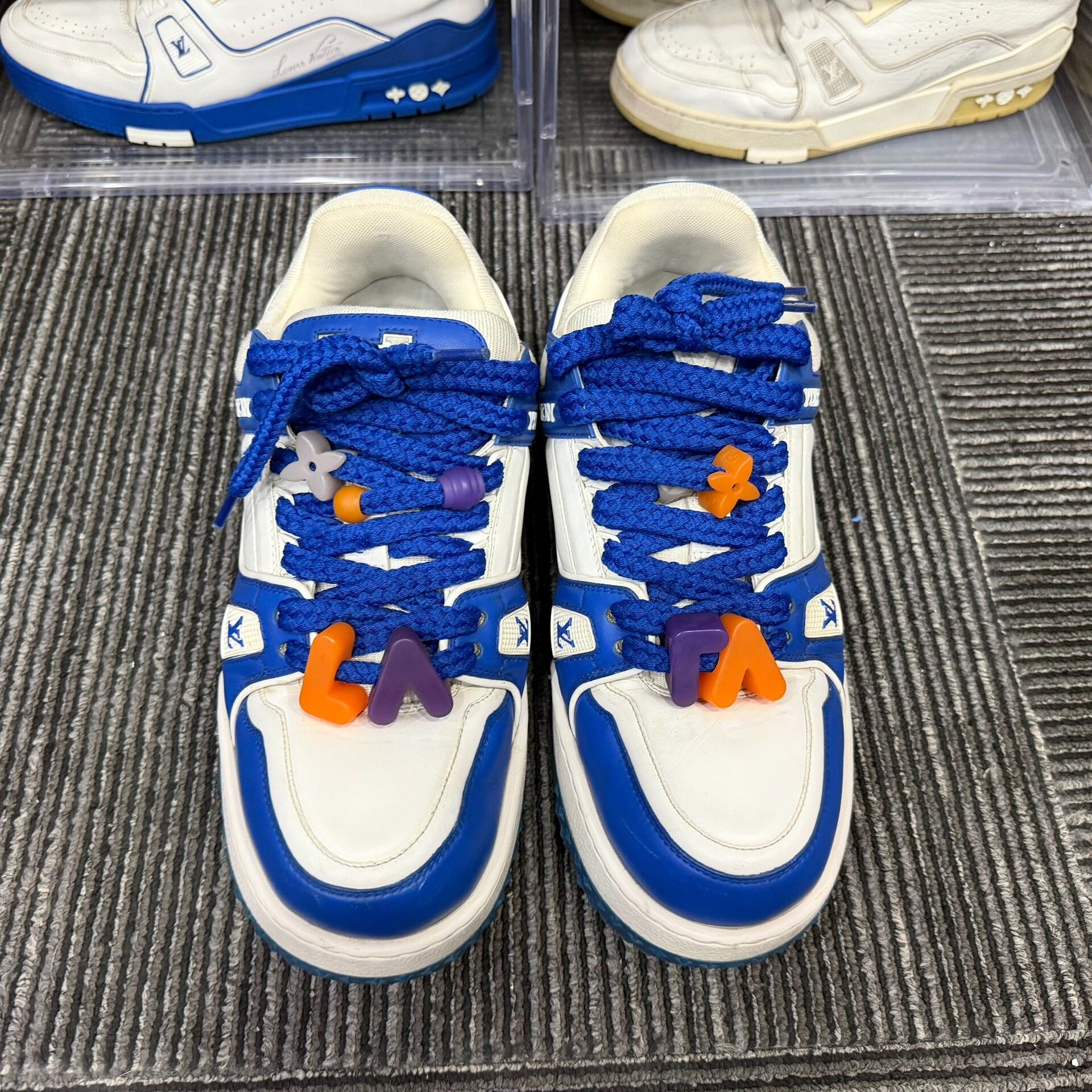 Louis Vuitton Louis Vuitton Training Blue Lowtop Sneakers 9 Men Size US 9 / EU 42 - 4 Thumbnail