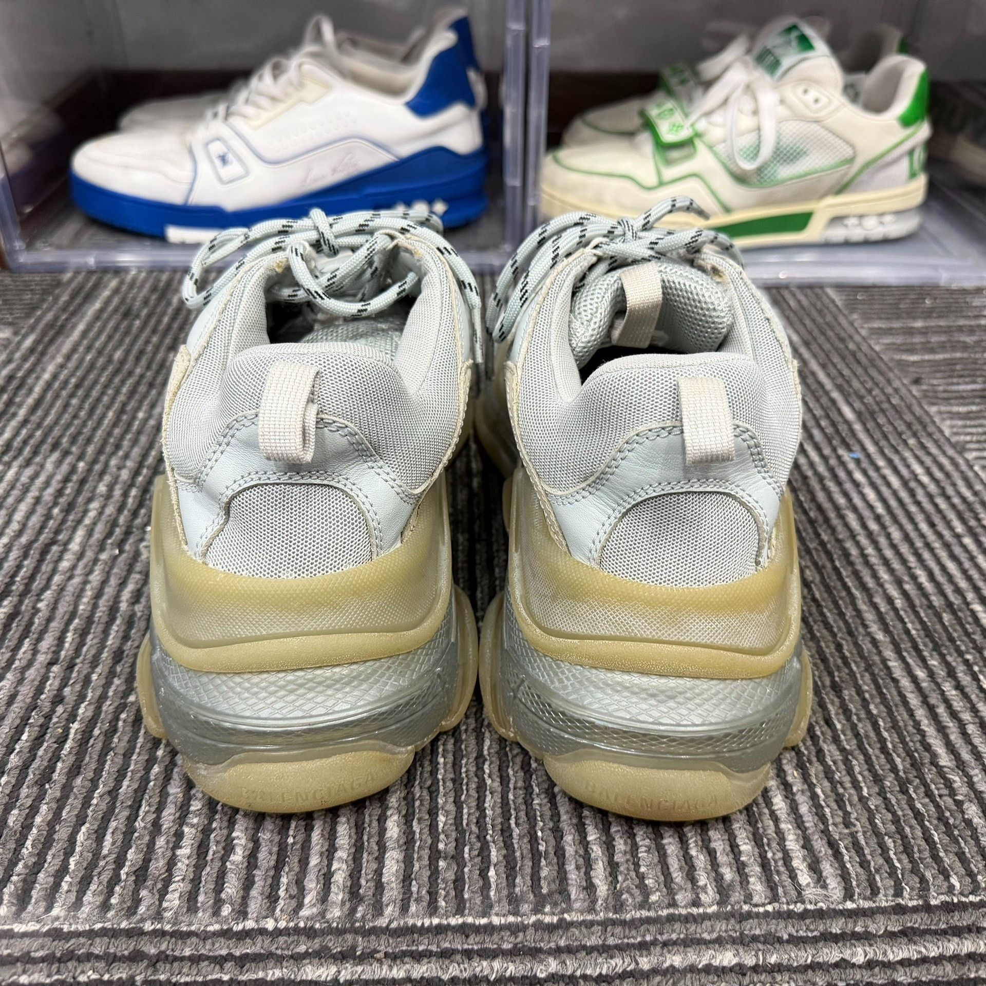 Balenciaga Balenciaga Beige Lowtop Sneakers 8 Men Size US 8 / EU 41 - 5 Thumbnail
