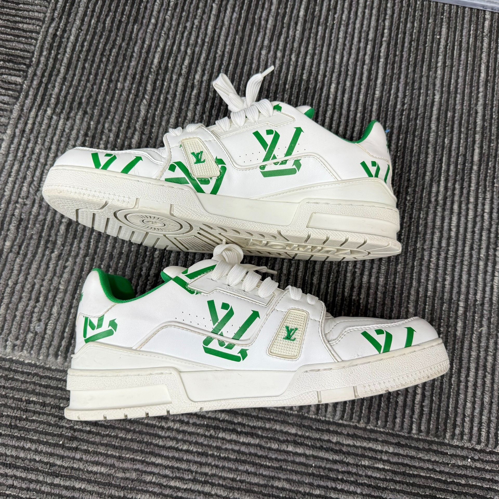 Louis Vuitton Louis Vuitton Training Green Lowtop Sneakers 8 Men Size US 8 / EU 41 - 3 Thumbnail