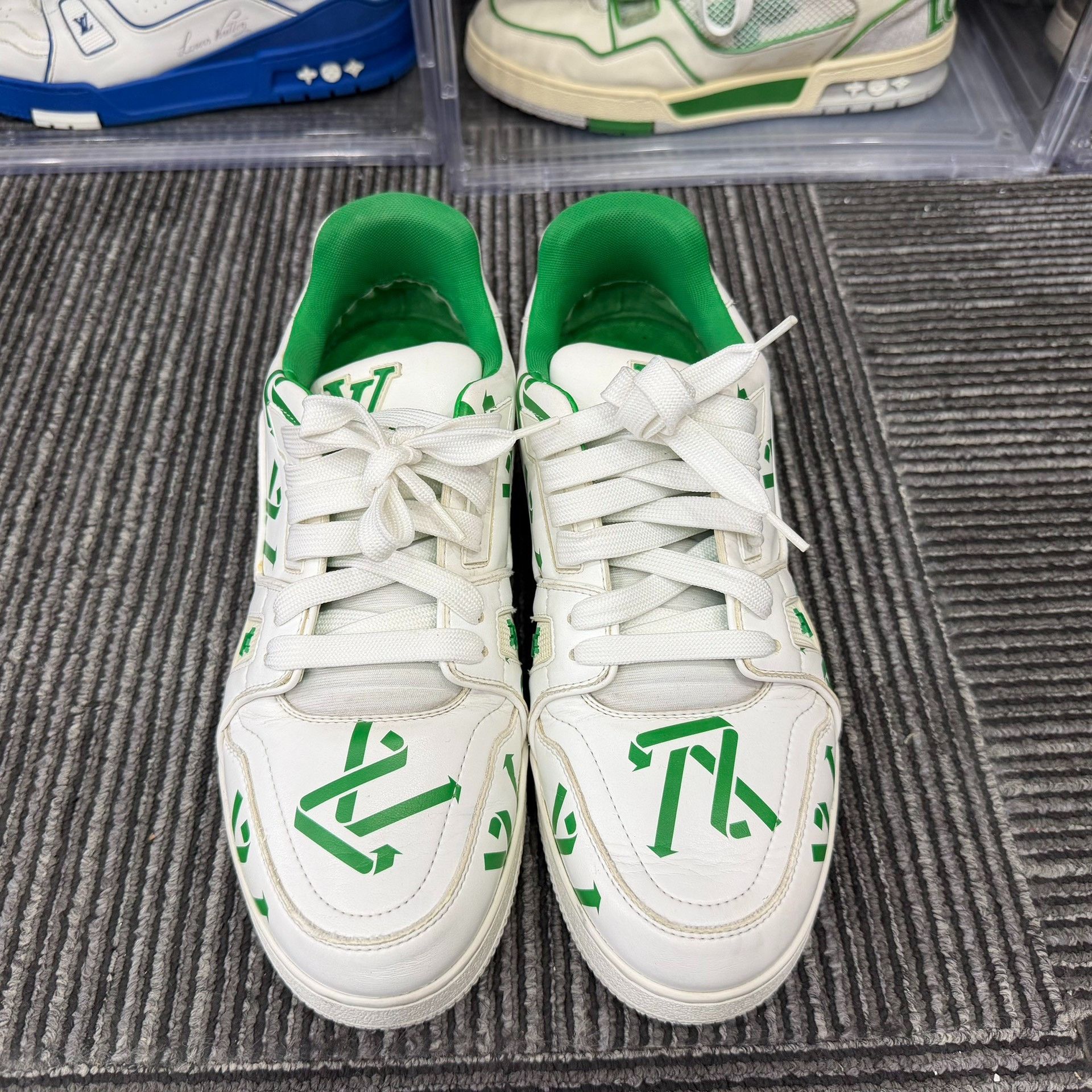 Louis Vuitton Louis Vuitton Training Green Lowtop Sneakers 8 Men Size US 8 / EU 41 - 4 Thumbnail