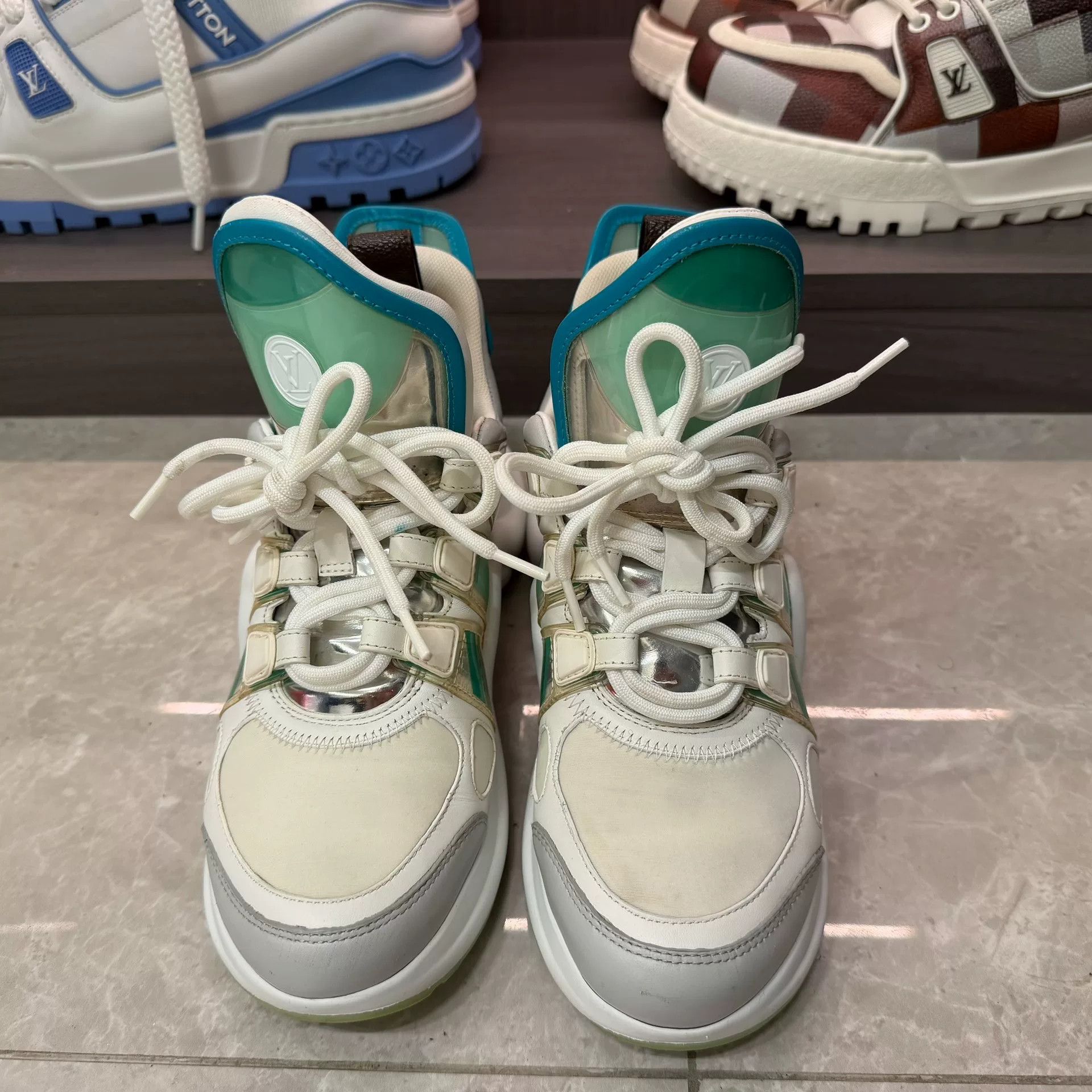 Louis Vuitton Louis Vuitton Green Lowtop Sneakers us_5 Women Size US 5 / IT 35 - 4 Thumbnail