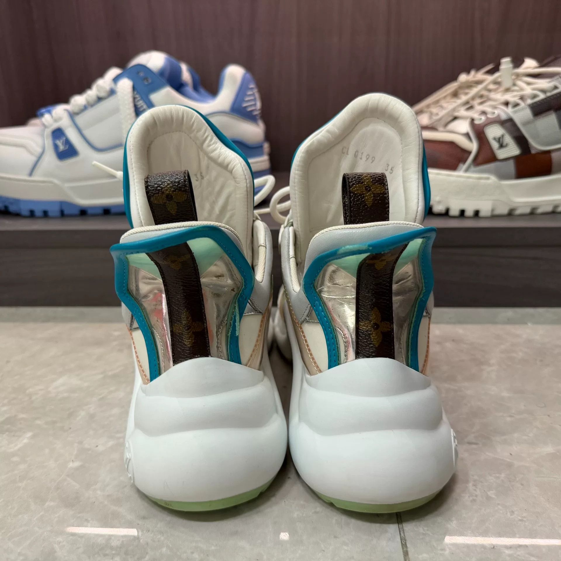 Louis Vuitton Louis Vuitton Green Lowtop Sneakers us_5 Women Size US 5 / IT 35 - 5 Thumbnail