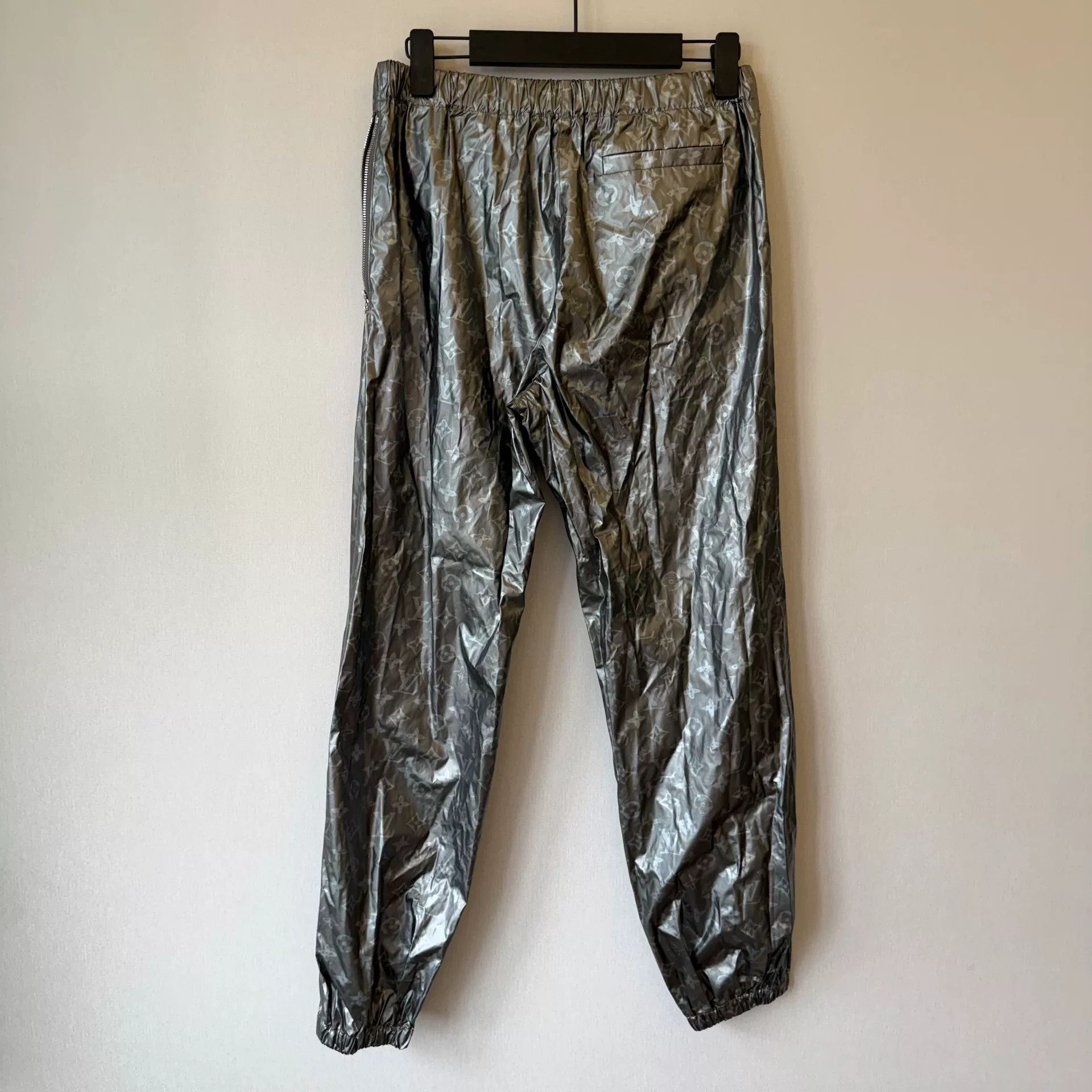 Louis Vuitton Louis Vuitton Sweatpants 35 Men Size US 35 - 2 Thumbnail