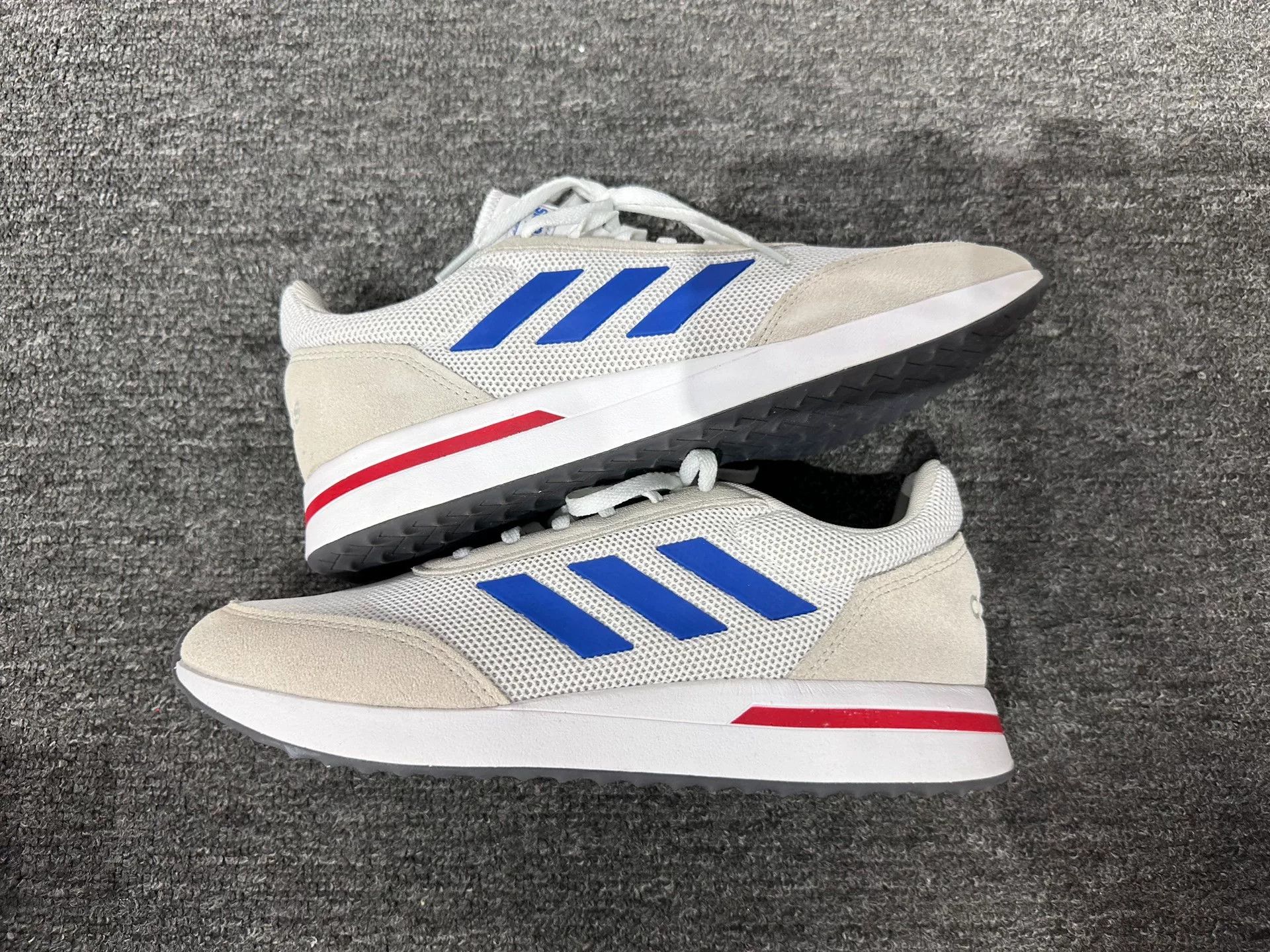 Adidas Adidas Gray Lowtop Sneakers 8 Men Size US 8 / EU 41 - 2 Thumbnail