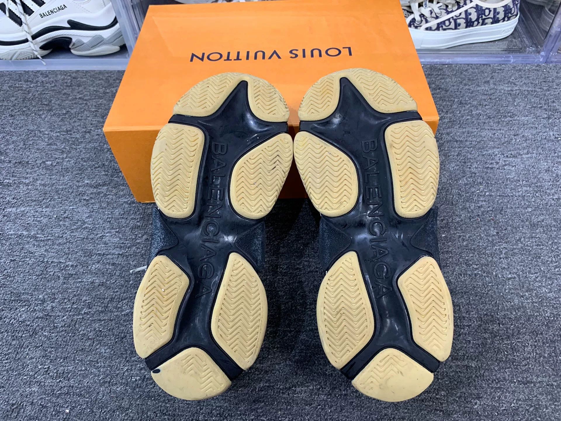 Balenciaga Balenciaga Lowtop Sneakers 5.5 Men Size US 5.5 / EU 38 - 6 Thumbnail
