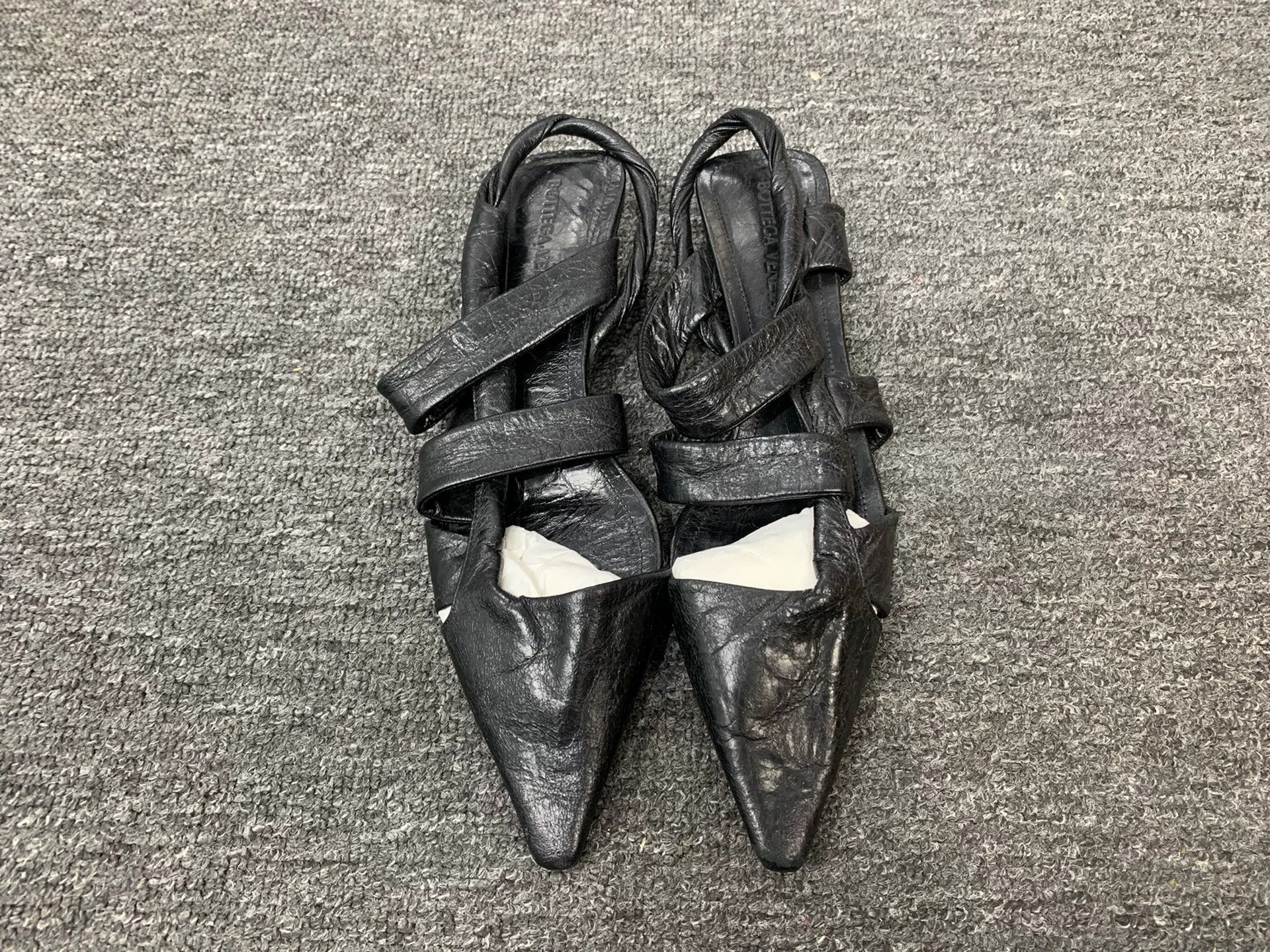 Bottega Veneta Bottega Veneta Black Sandals us_6 Women Size US 6 / IT 36 - 2 Thumbnail