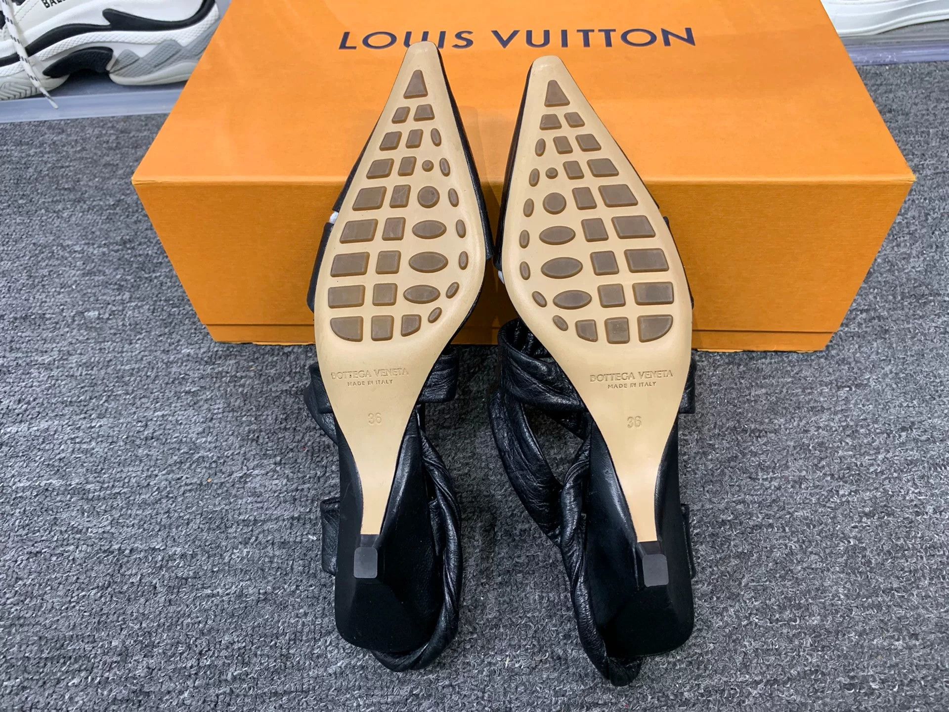 Bottega Veneta Bottega Veneta Black Sandals us_6 Women Size US 6 / IT 36 - 4 Thumbnail