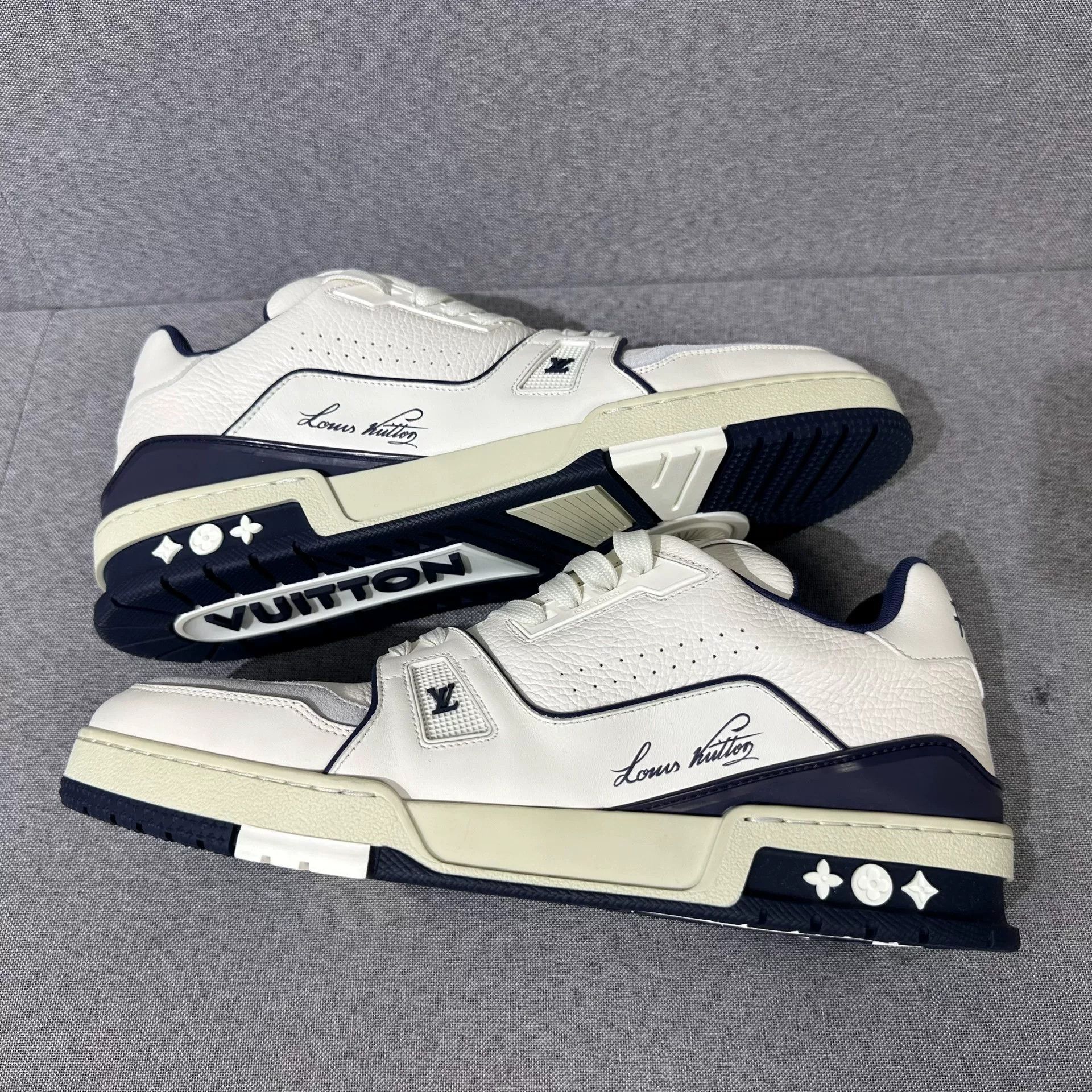 Louis Vuitton Louis Vuitton Training Blue Lowtop Sneakers 10 Men Size US 10 / EU 43 - 2 Thumbnail