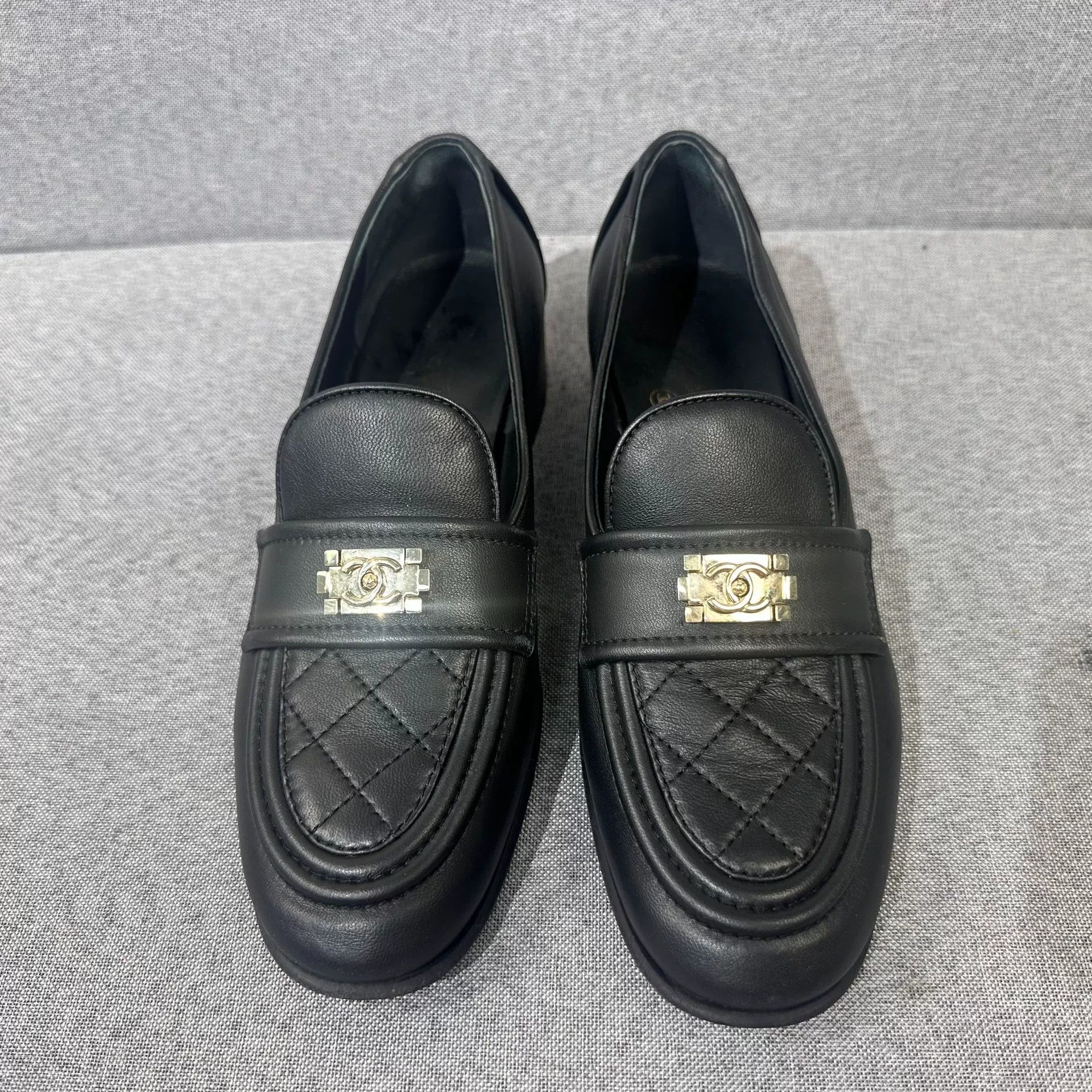 Chanel Chanel Lowtop Sneakers us_7 Women Size US 7 / IT 37 - 4 Thumbnail