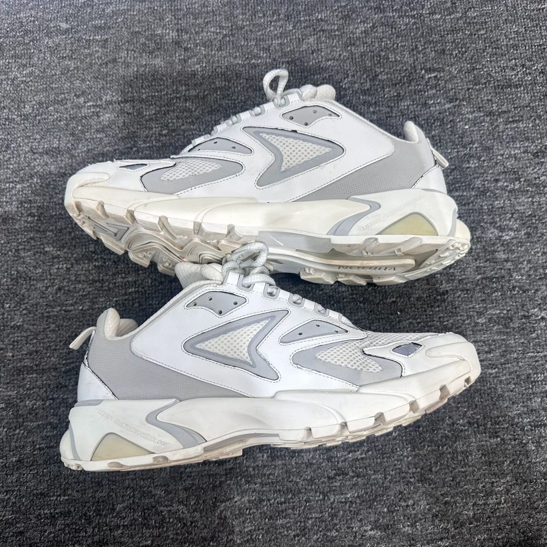 Louis Vuitton Louis Vuitton Running Lowtop Sneakers 8 Men Size US 8 / EU 41 - 3 Thumbnail