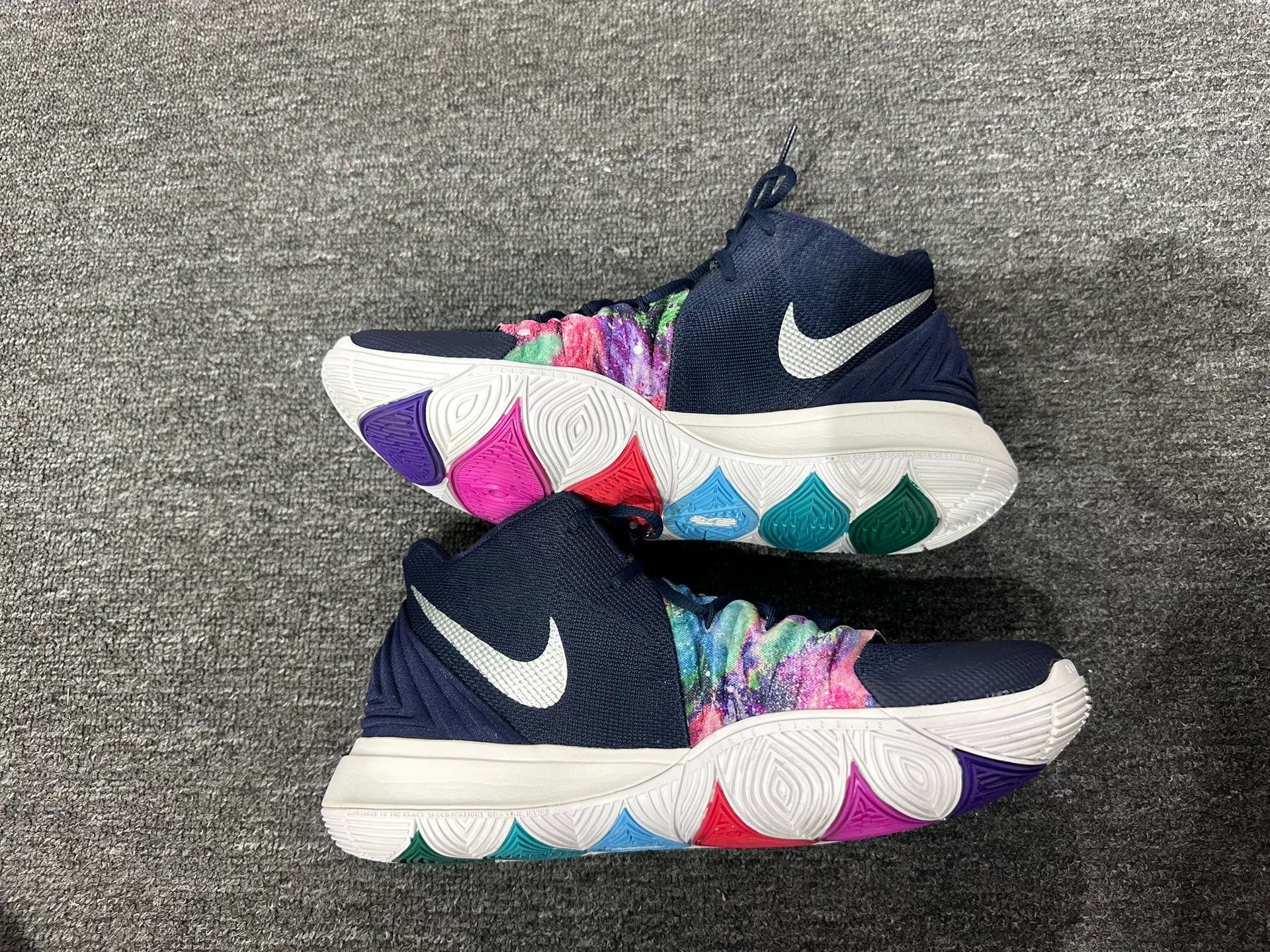 Nike Nike KYRIE Lowtop Sneakers 12 Men Size US 12 / EU 45 - 3 Thumbnail