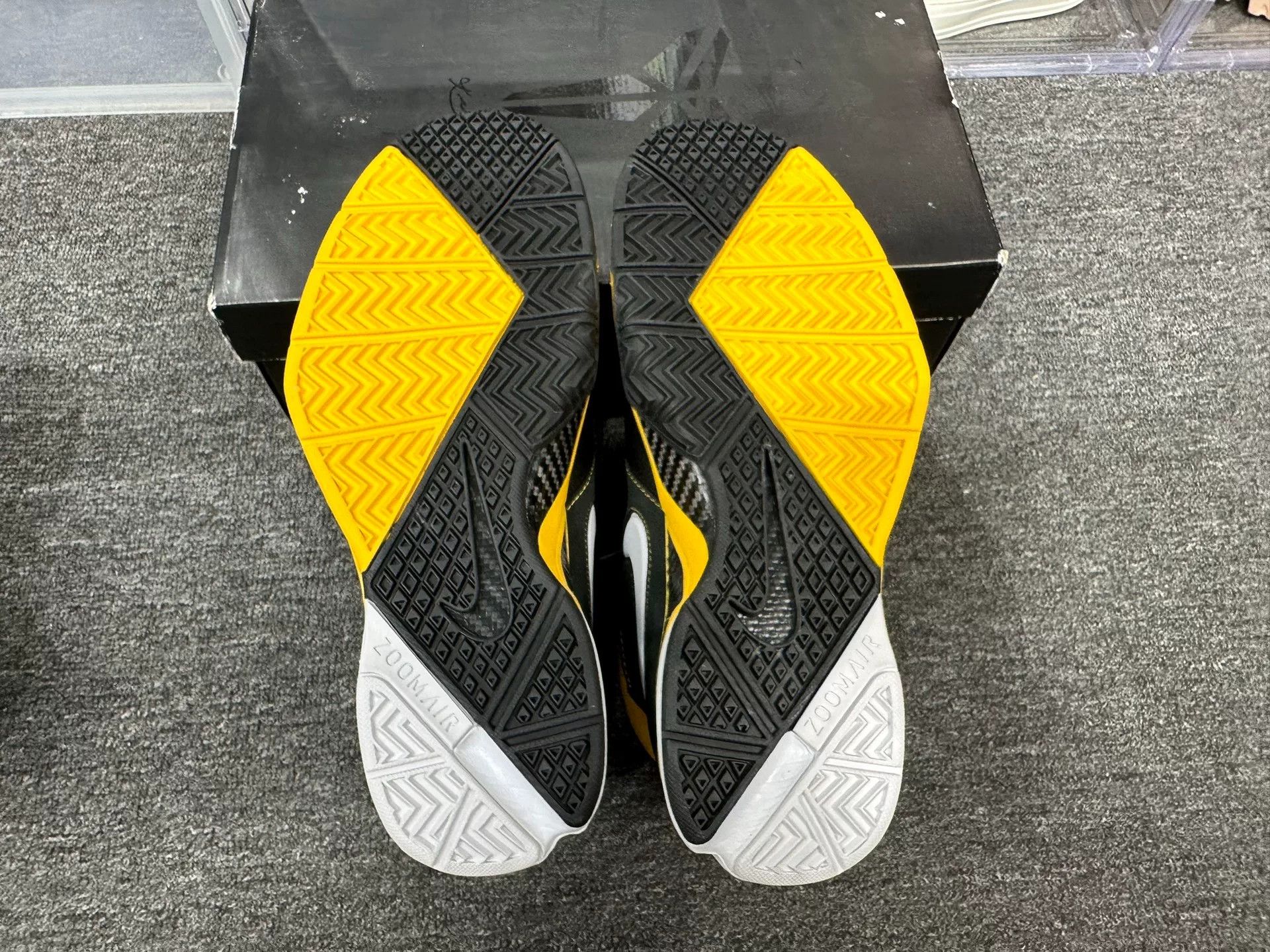 Nike Nike KOBE Yellow Lowtop Sneakers 12 Men Size US 12 / EU 45 - 6 Thumbnail
