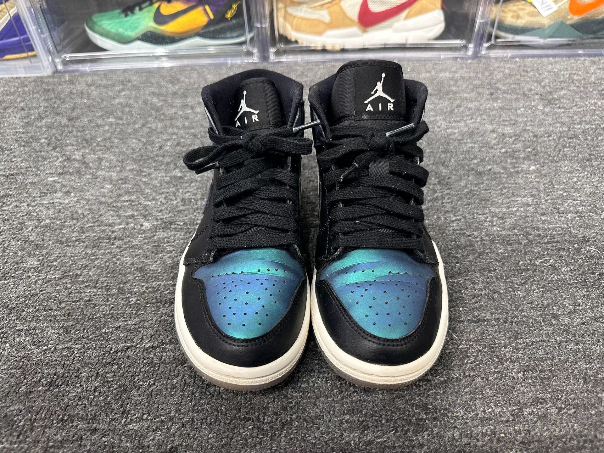 Nike Nike AJ1 Lowtop Sneakers 10 Men Size US 10 / EU 43 - 4 Thumbnail